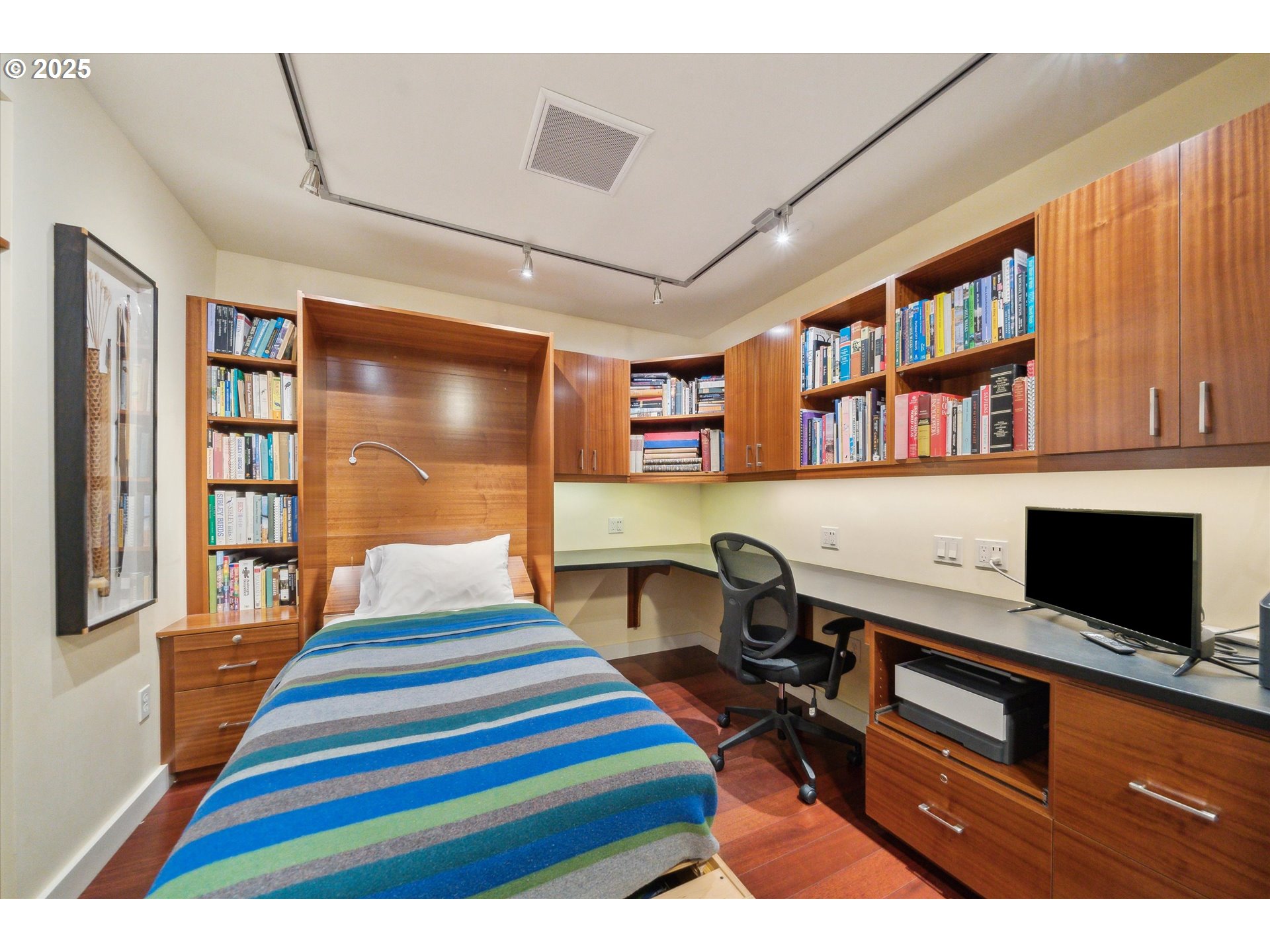 Photo #16: 409409762 Listing: Photo #16