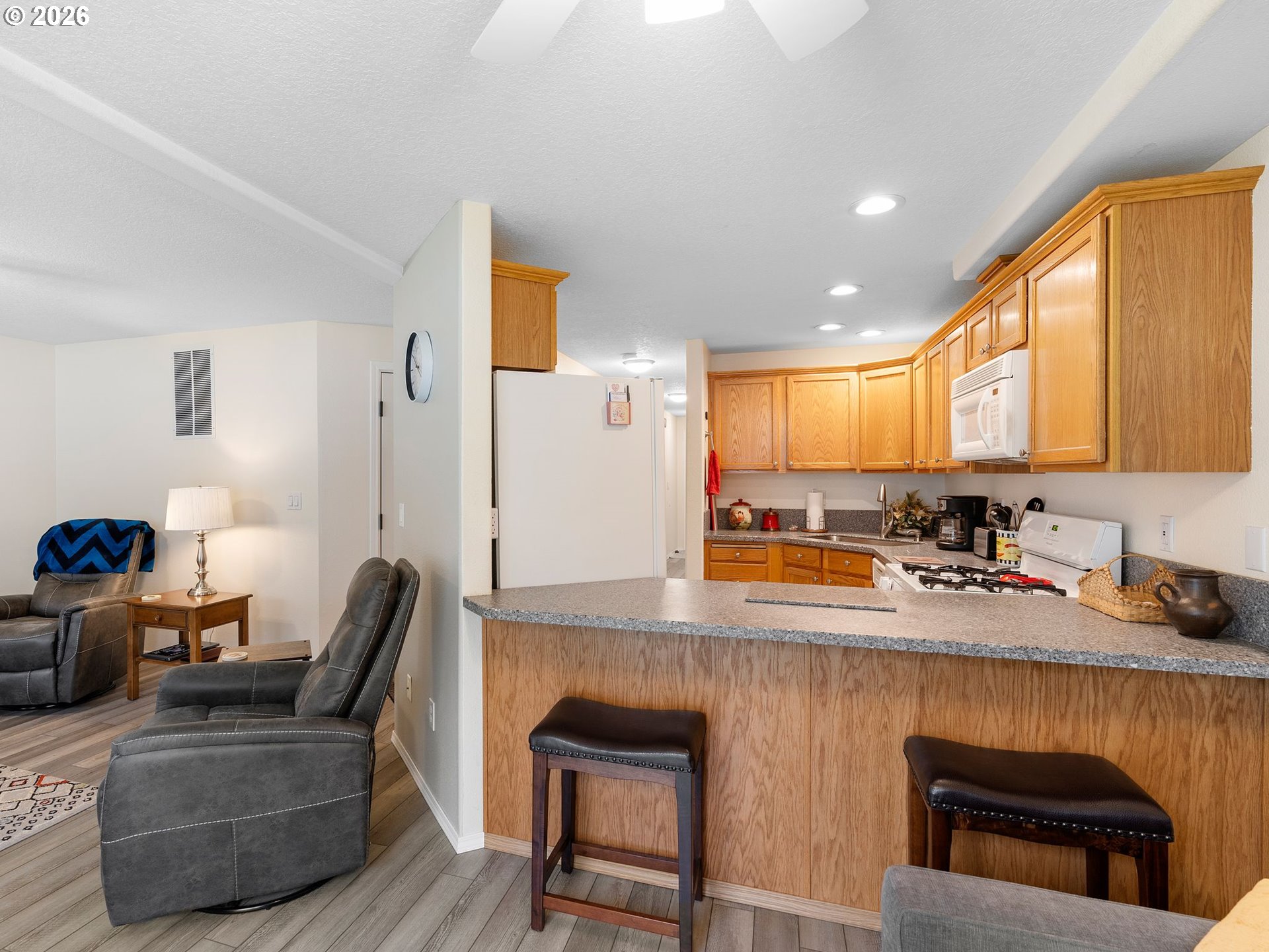 Photo #9: 410475933 Listing: Photo #9