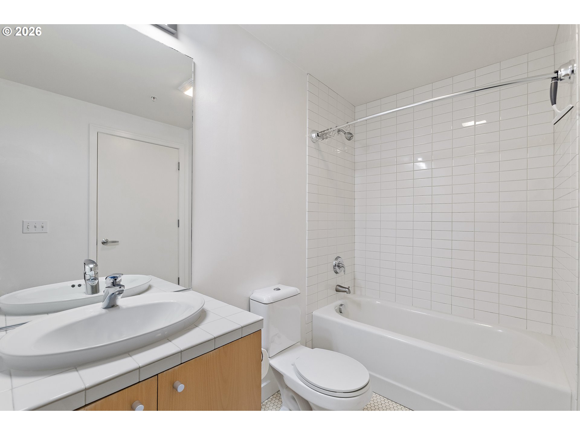 Photo #19: 411390410 Listing: Photo #19