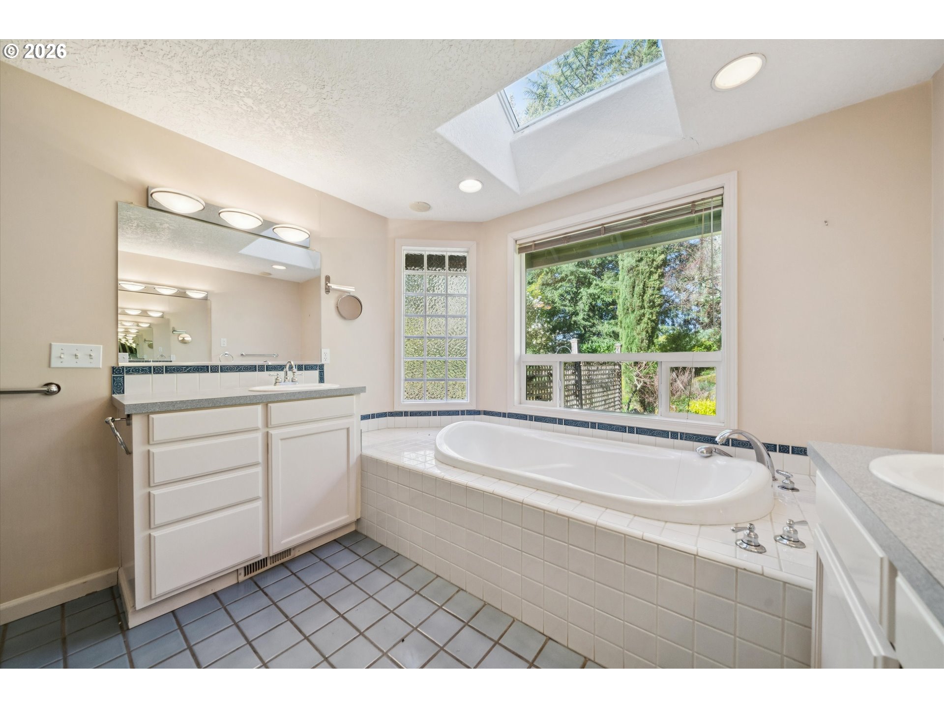 38101 SE HAUGLUM RD, Sandy, OR, 97055