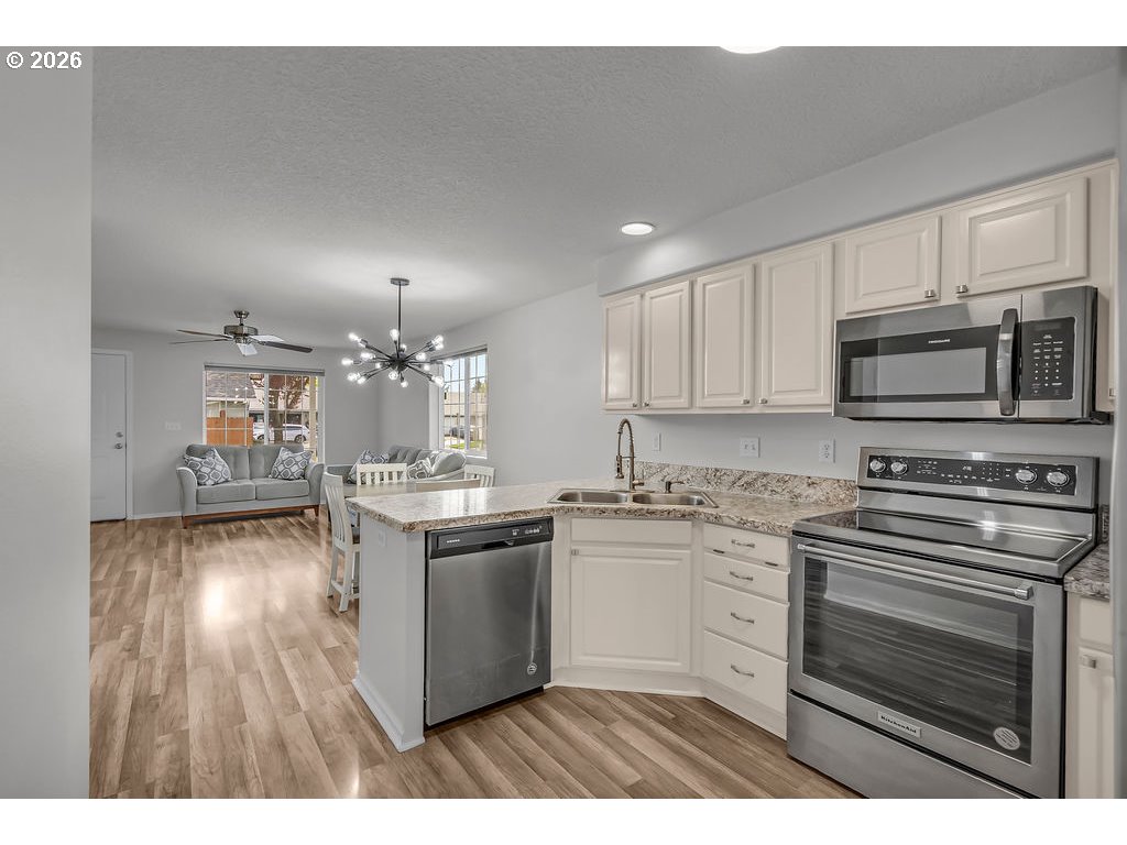 Photo #14: 411686697 Listing: Photo #14