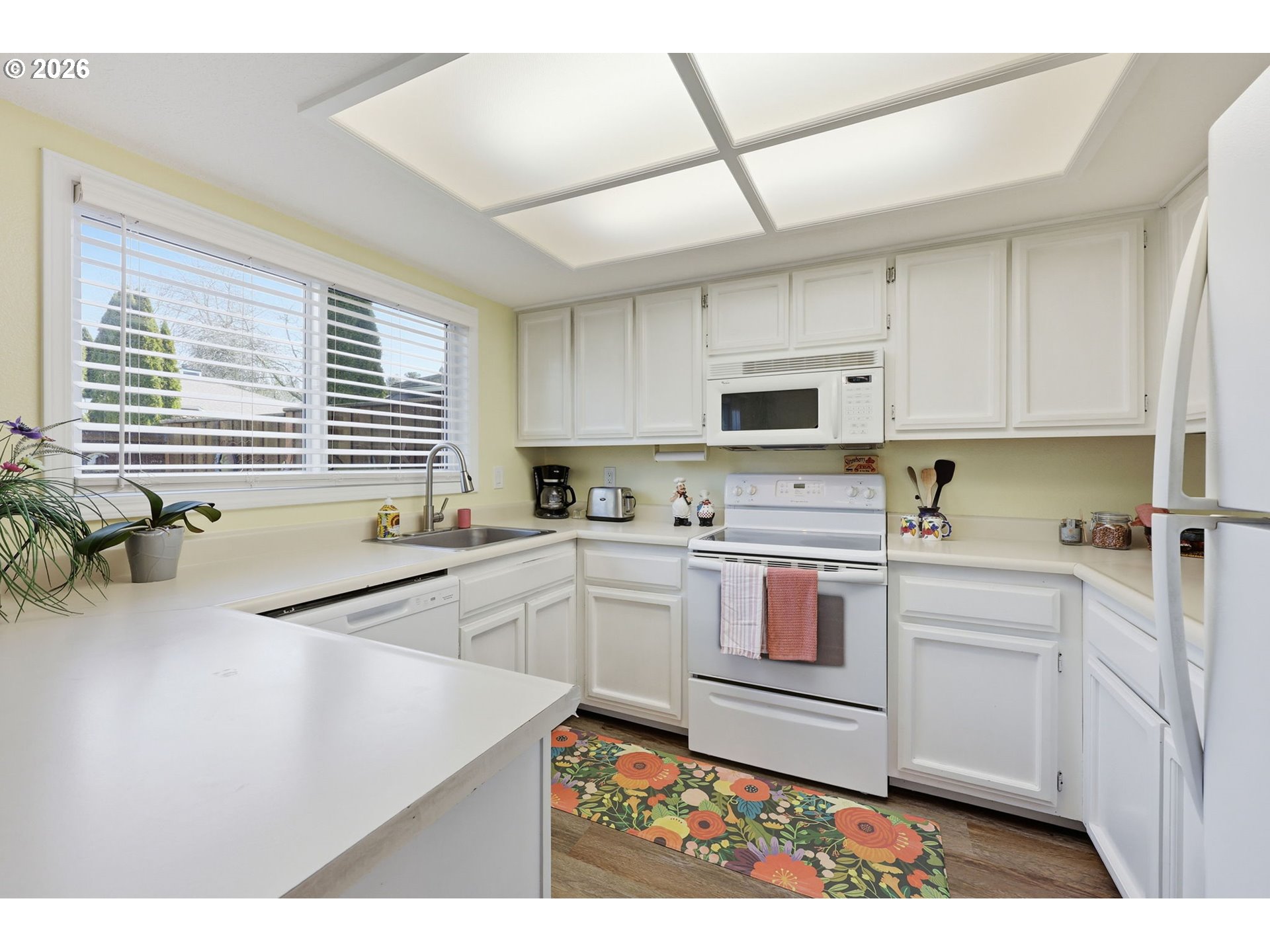 Photo #8: 412061592 Listing: Photo #8