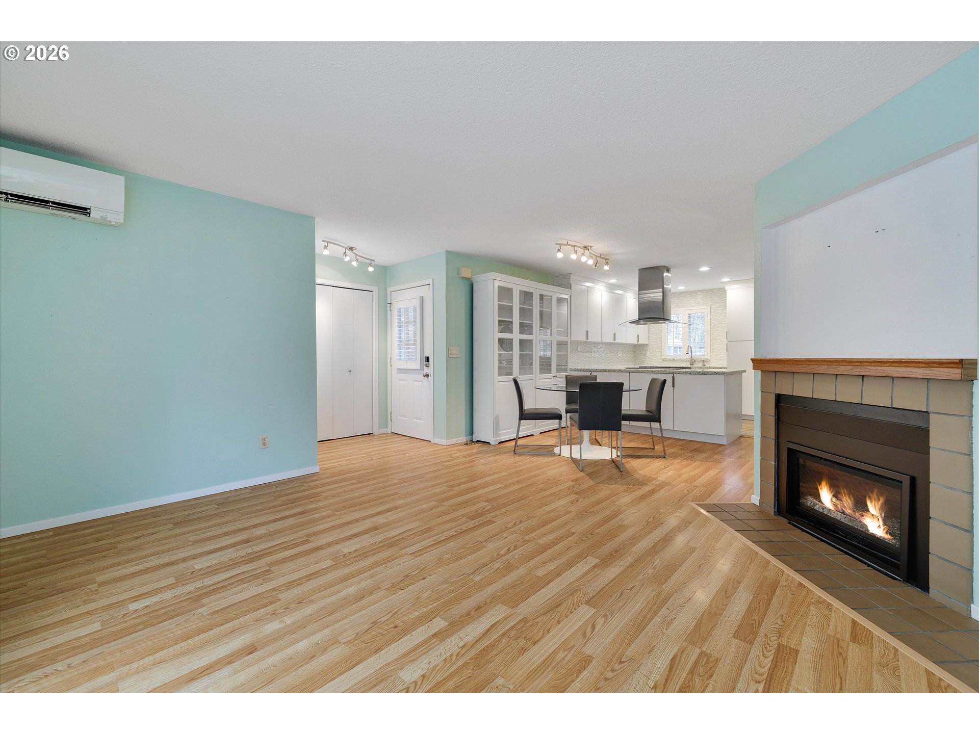 Photo #14: 412876040 Listing: Photo #14