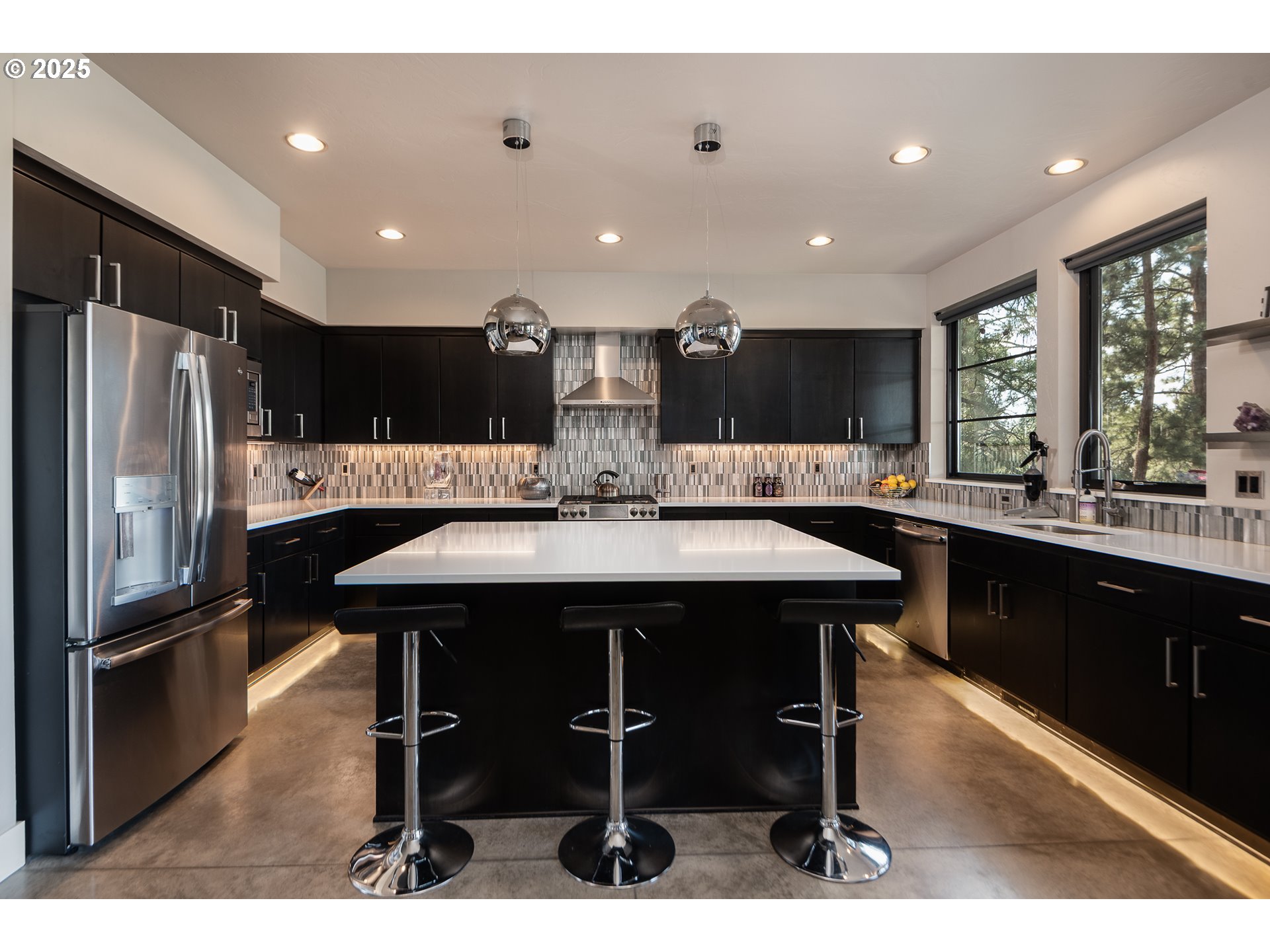 21060 KNOTT RD, Bend, OR, 97702