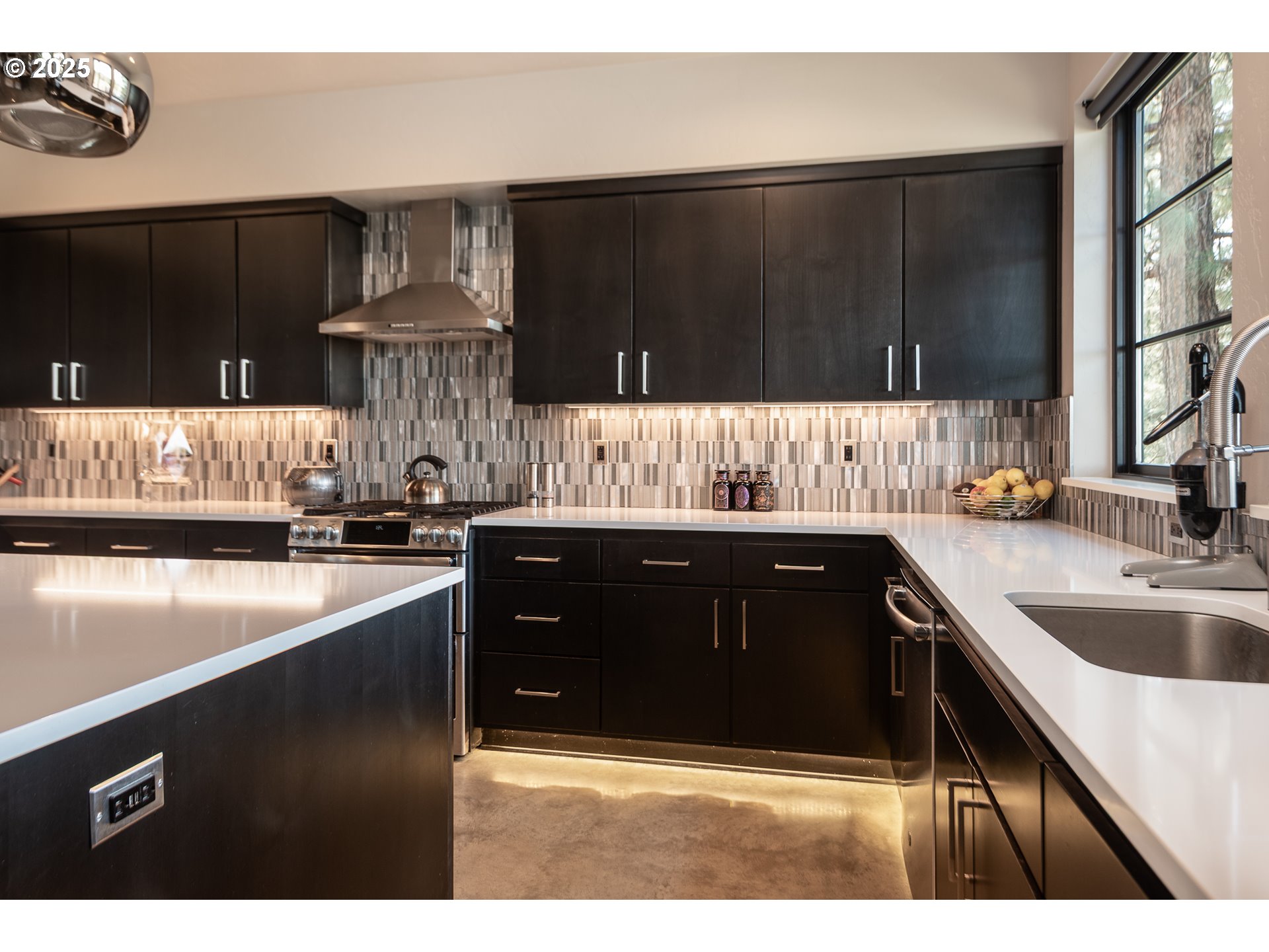 21060 KNOTT RD, Bend, OR, 97702