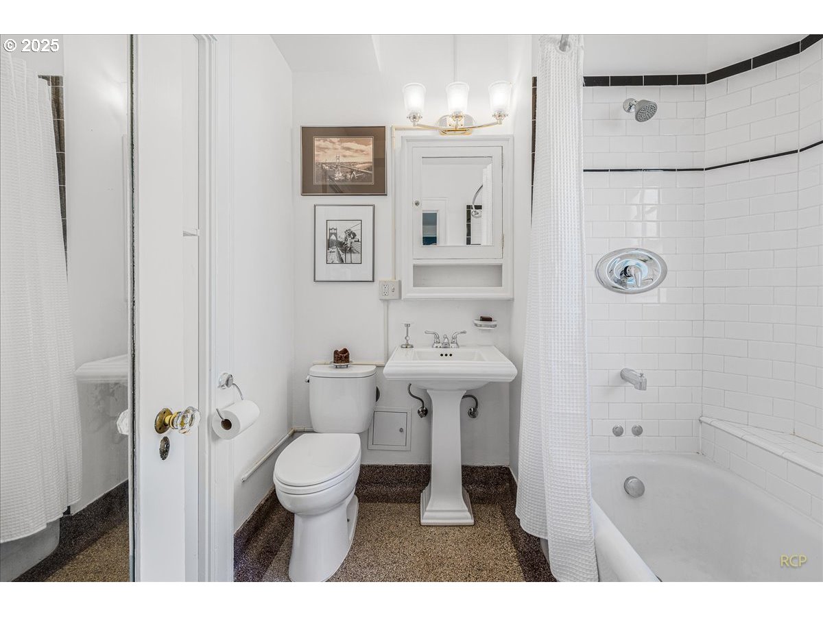 Photo #16: 413171928 Listing: Photo #16