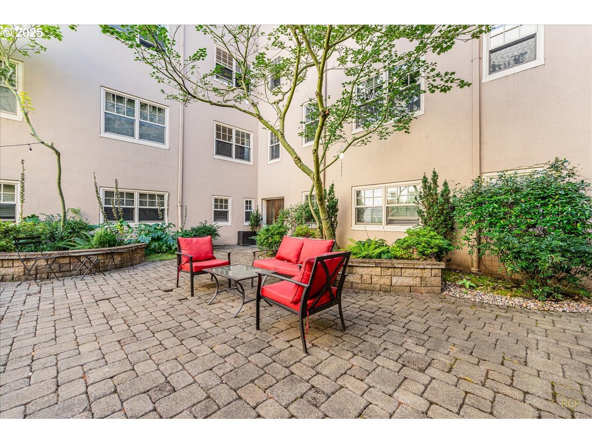 Photo #23: 413171928 Listing: Photo #23