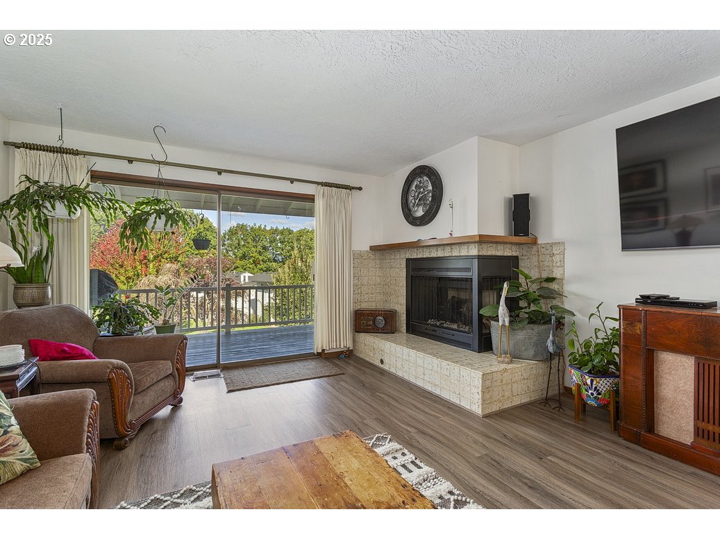 Photo #5: 414801208 Listing 