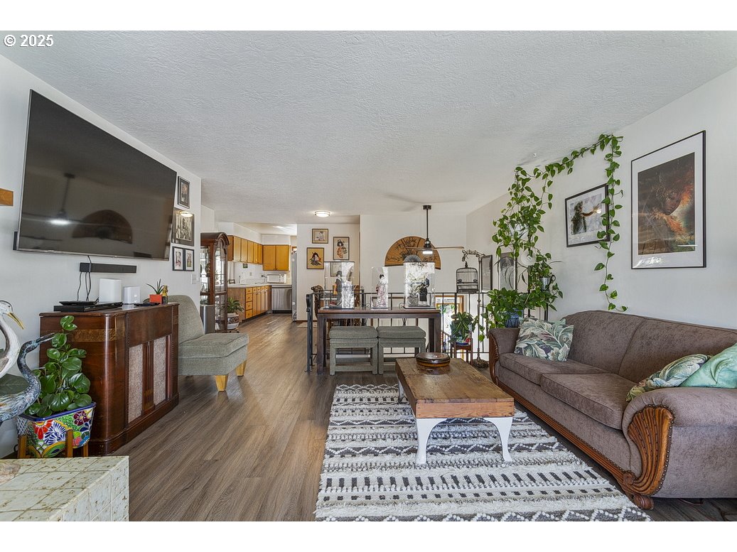 Photo #6: 414801208 Listing 