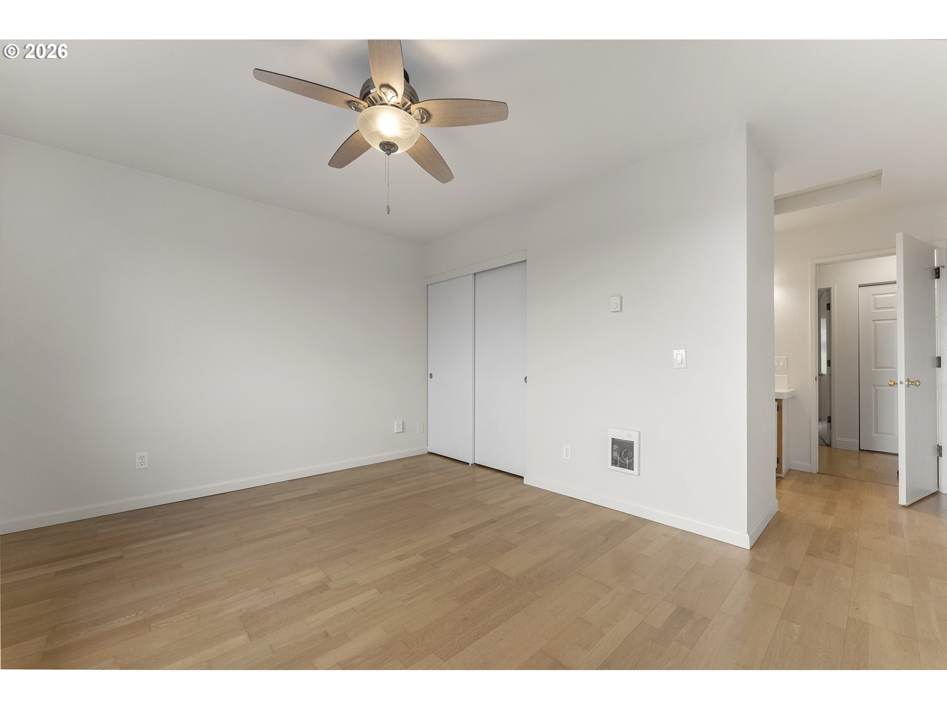 Photo #4: 414920186 Listing: Photo #4