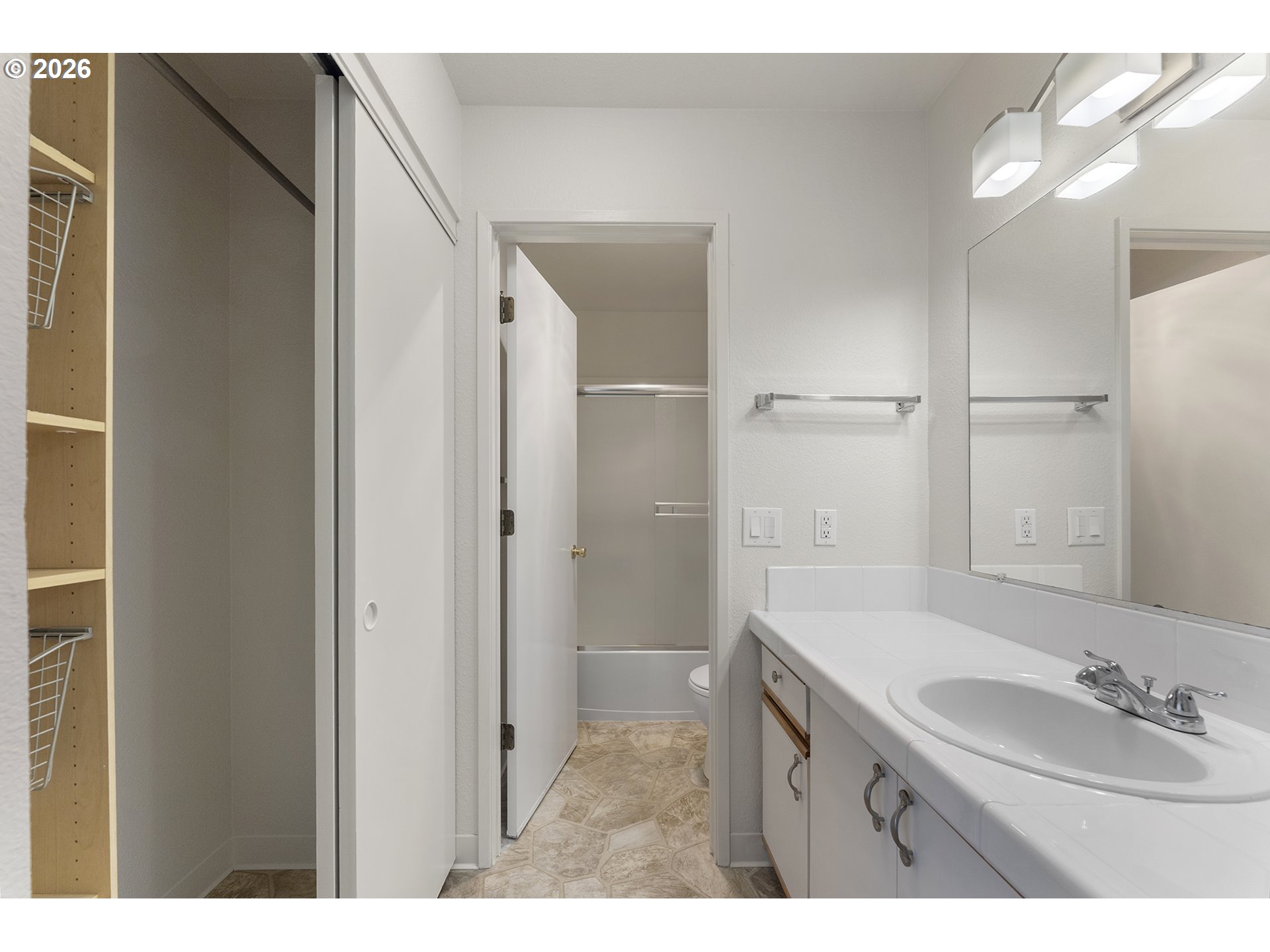 Photo #36: 414920186 Listing: Photo #36