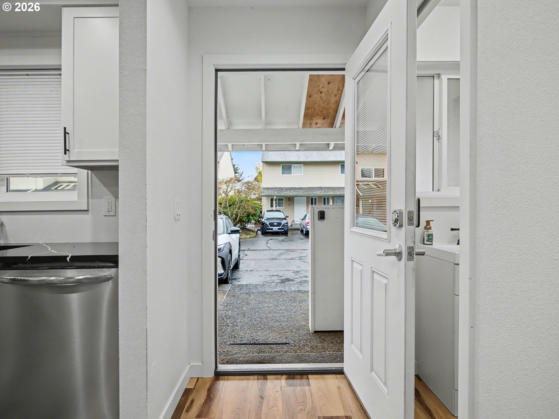 Photo #4: 416002145 Listing: Photo #4