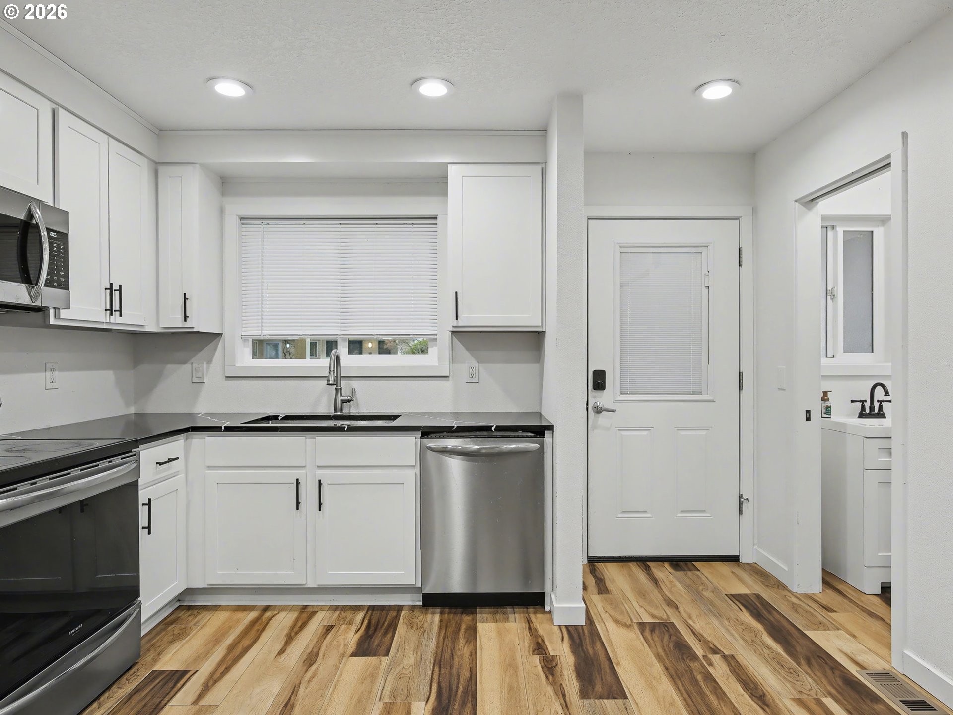 Photo #5: 416002145 Listing: Photo #5