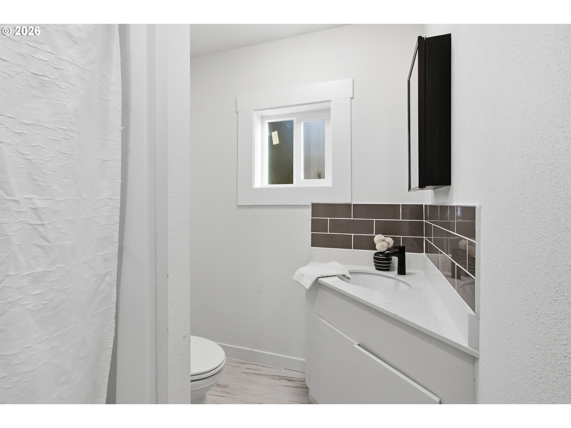 Property photo 11 of 35