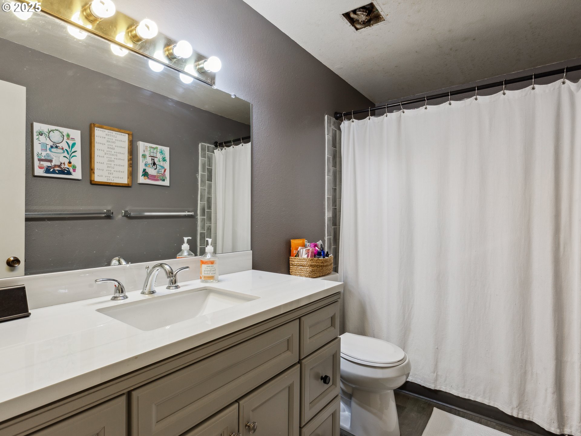Photo #33: 418098856 Listing: Photo #33