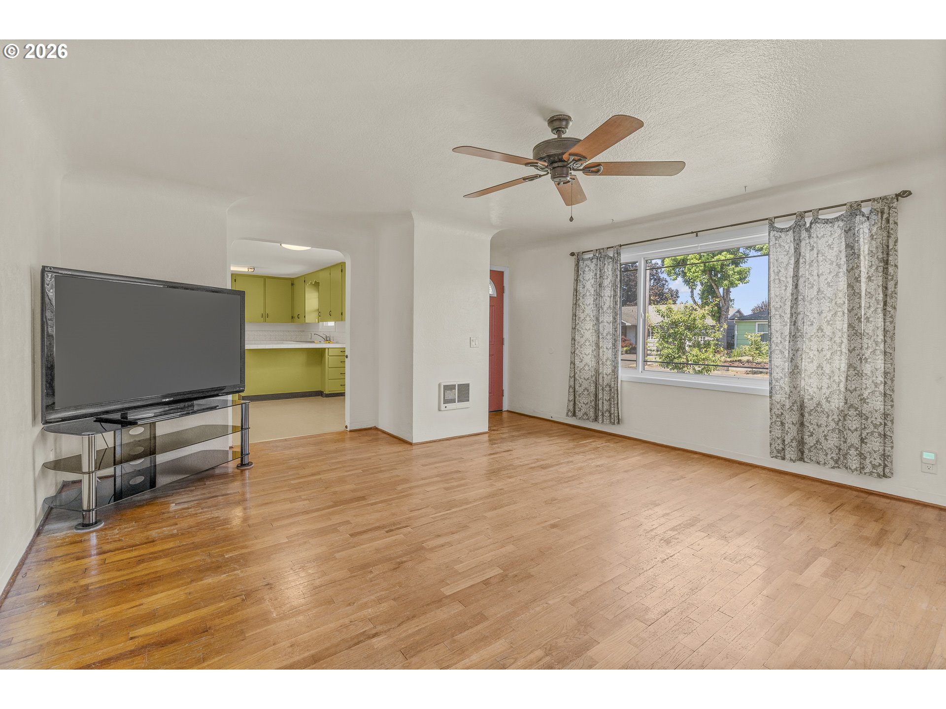 Property photo 11 of 33