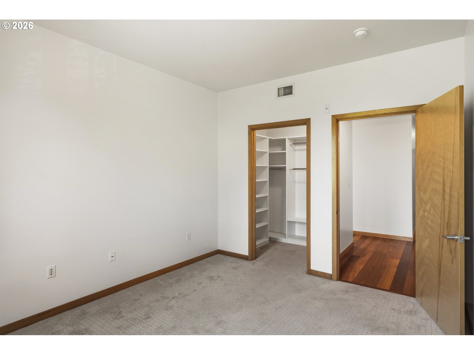 Photo #8: 419598863 Listing: Photo #8