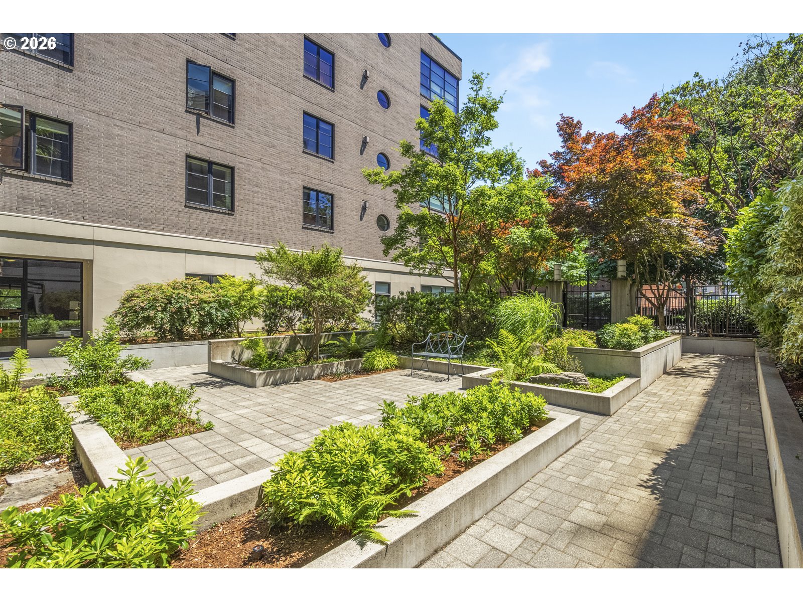 Photo #10: 419598863 Listing: Photo #10