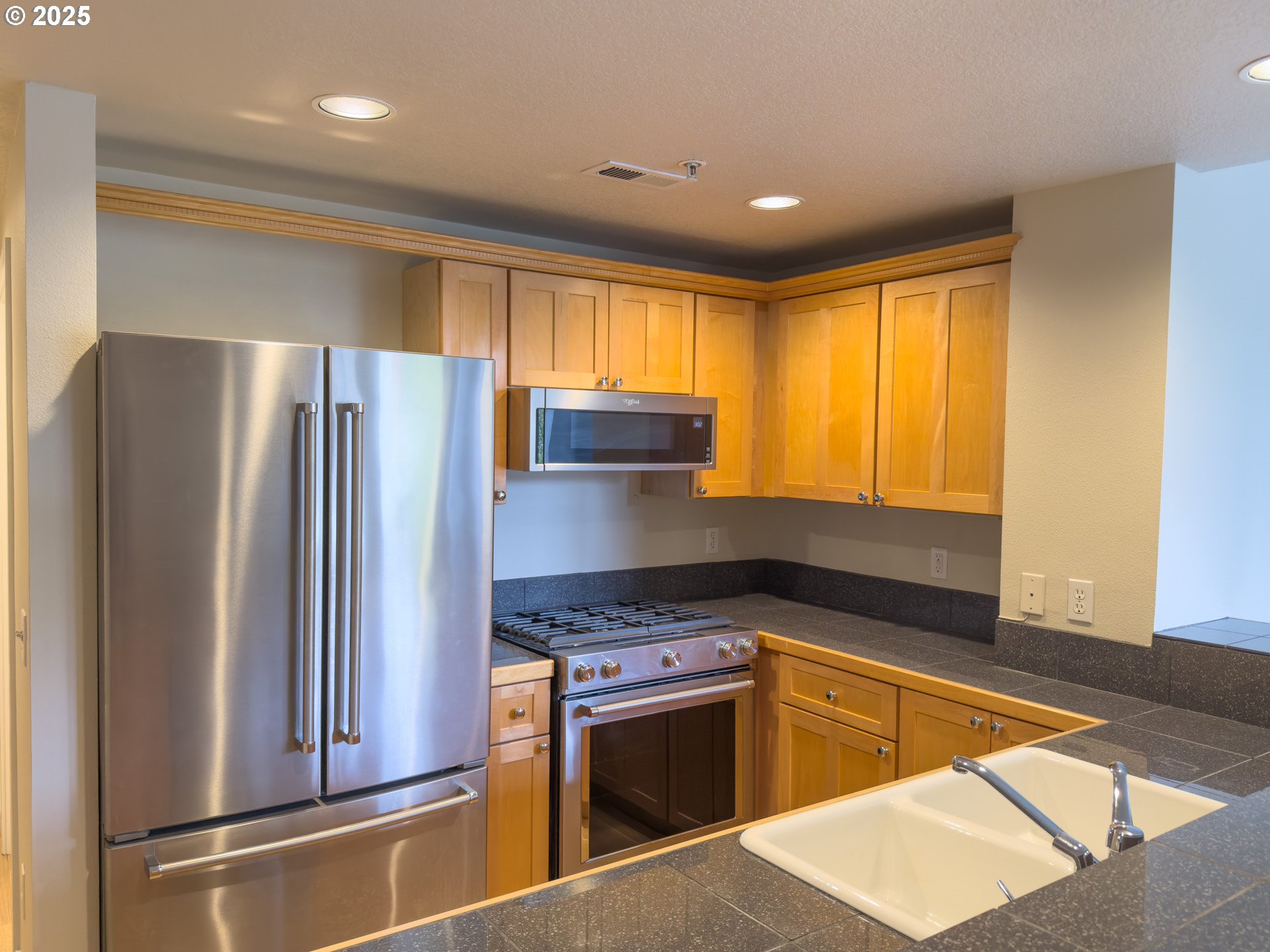 Photo #6: 420300104 Listing 