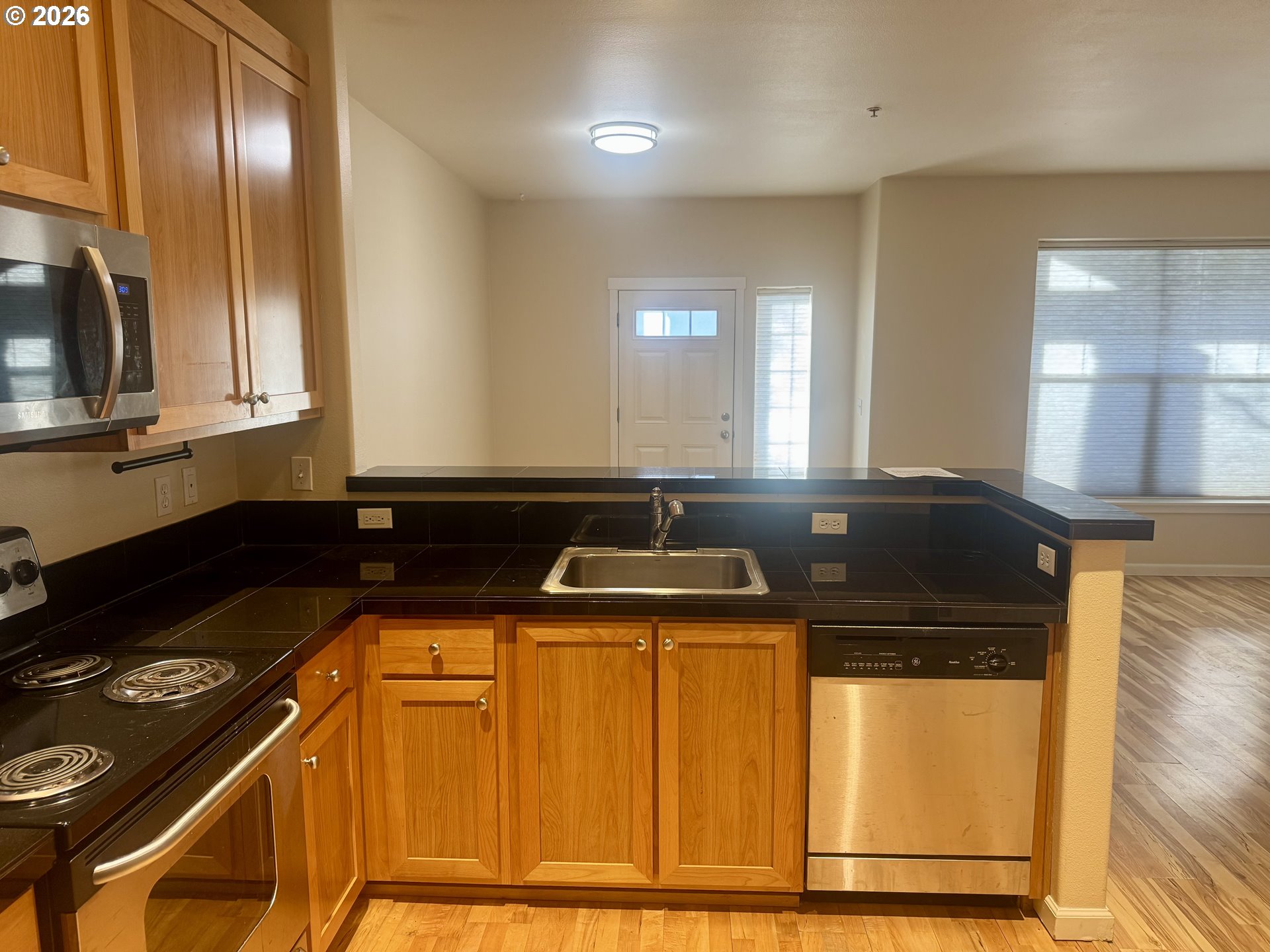 Photo #3: 420395507 Listing: Photo #3