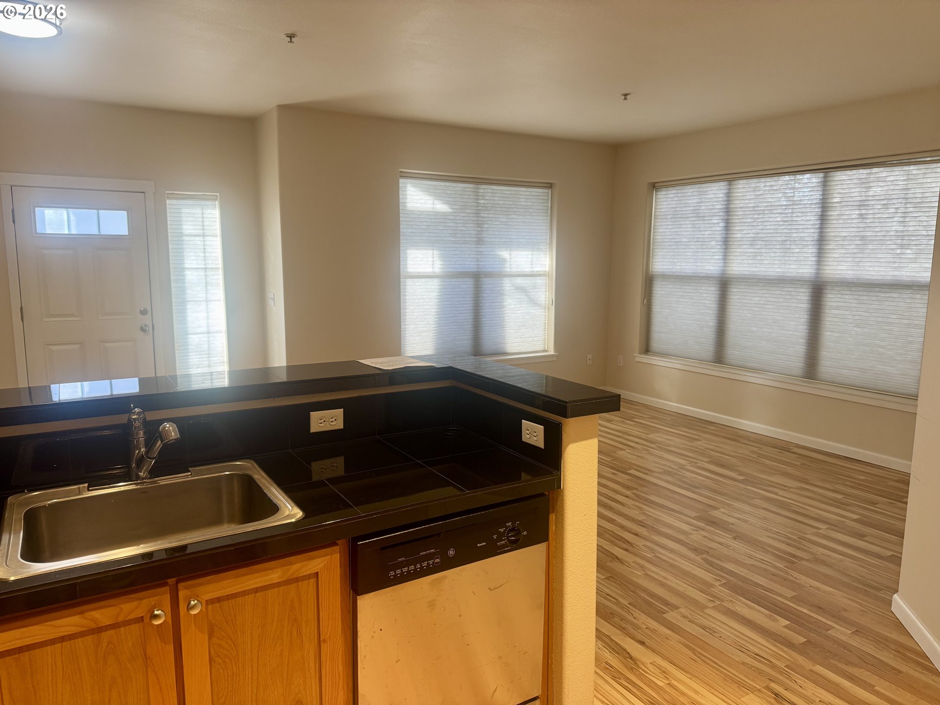 Photo #4: 420395507 Listing: Photo #4