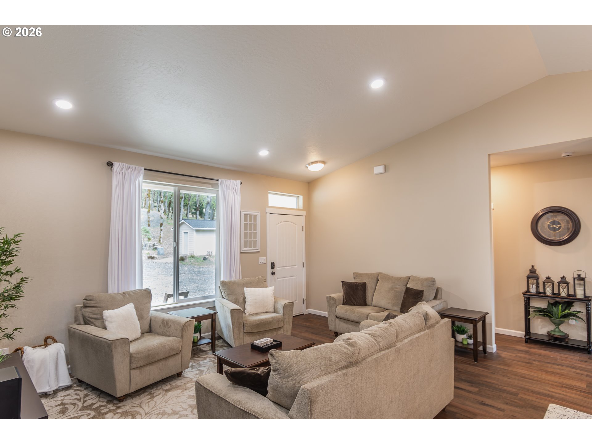 Property photo 6 of 45