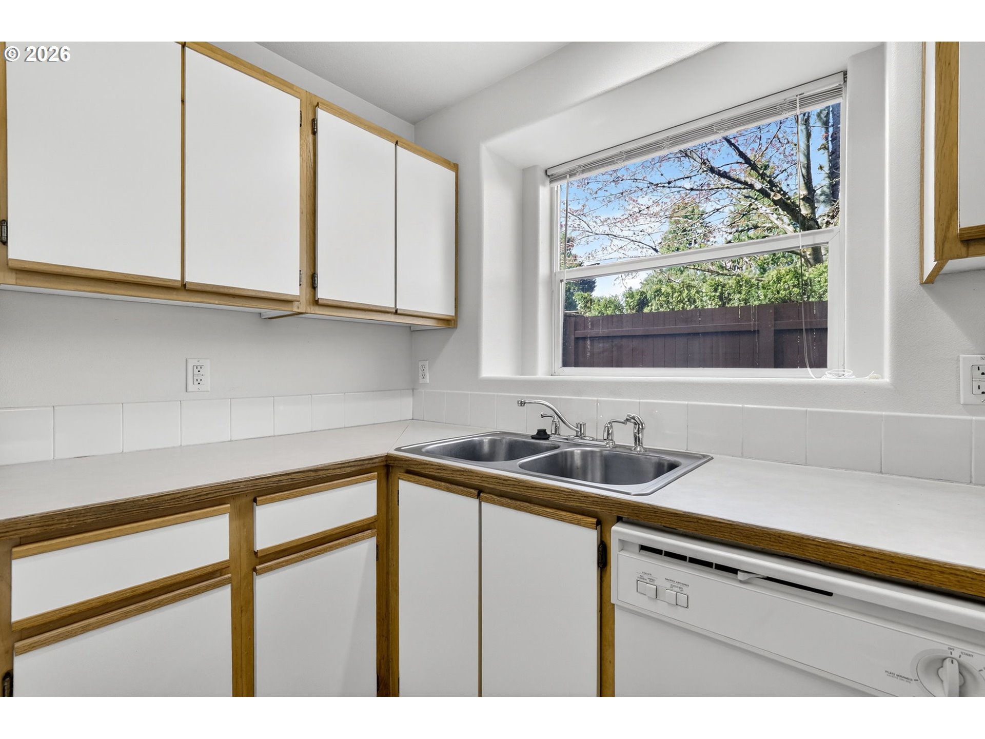 Photo #12: 421297742 Listing: Photo #12