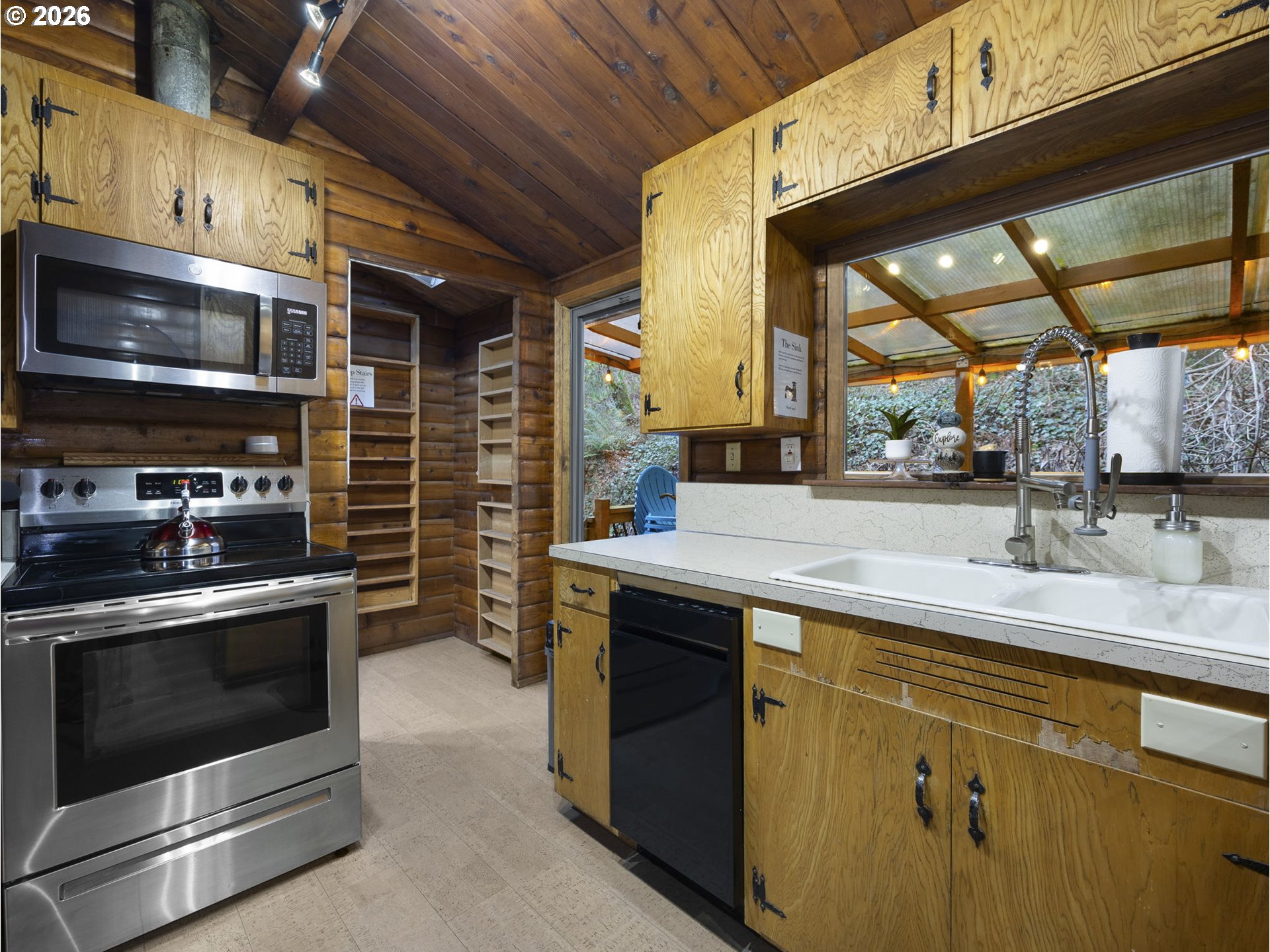 54010 E ALDER HEIGHTS RD, Sandy, OR, 97055