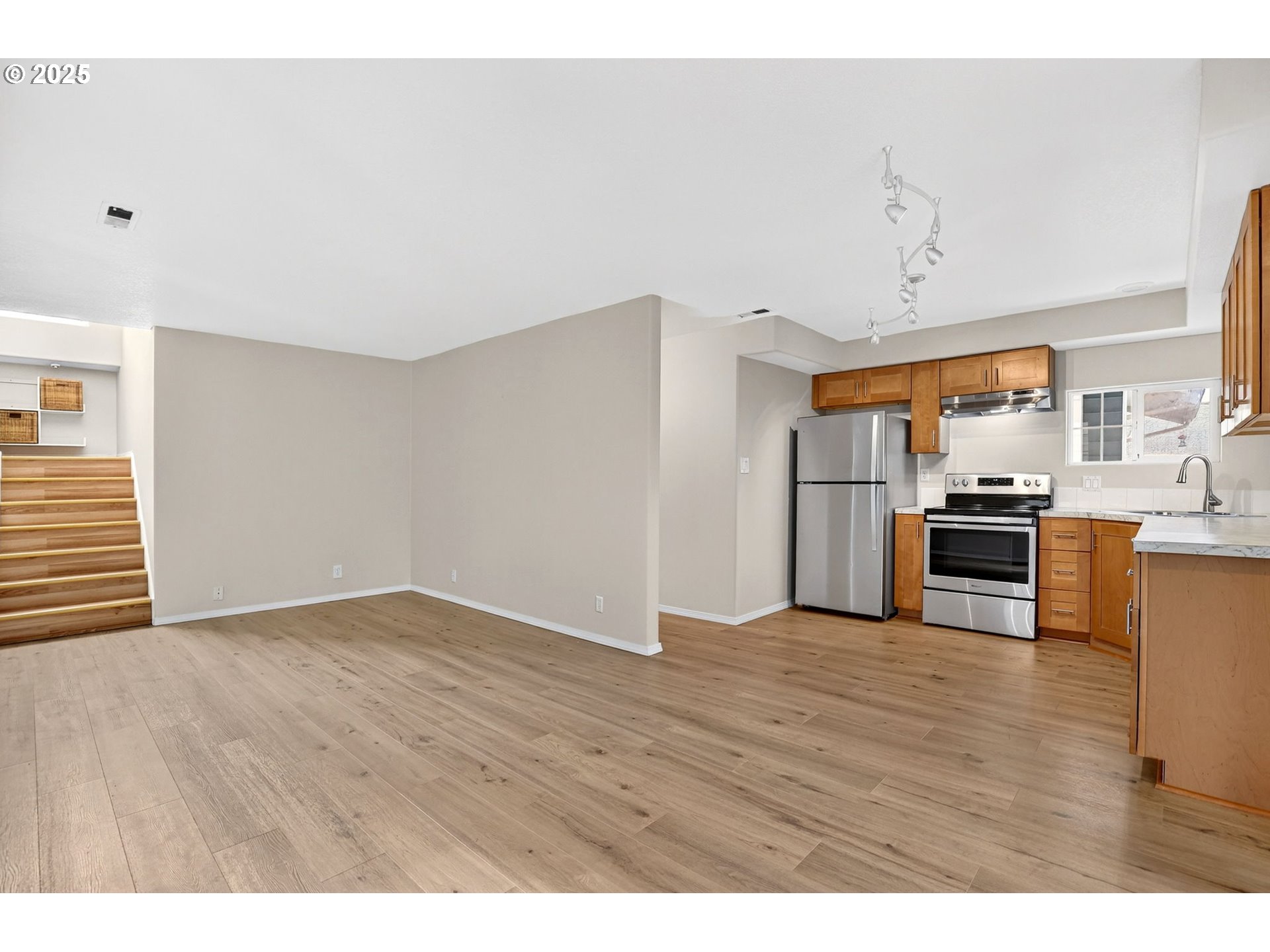1915 N Jantzen AVE, Portland, OR, 97217