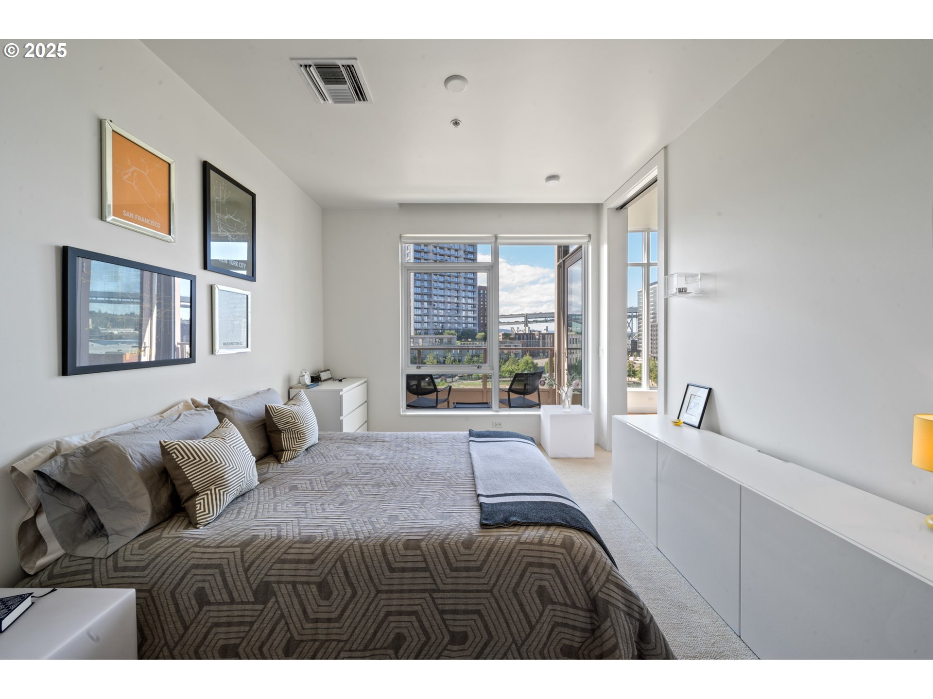 Photo #16: 422618440 Listing: Photo #16