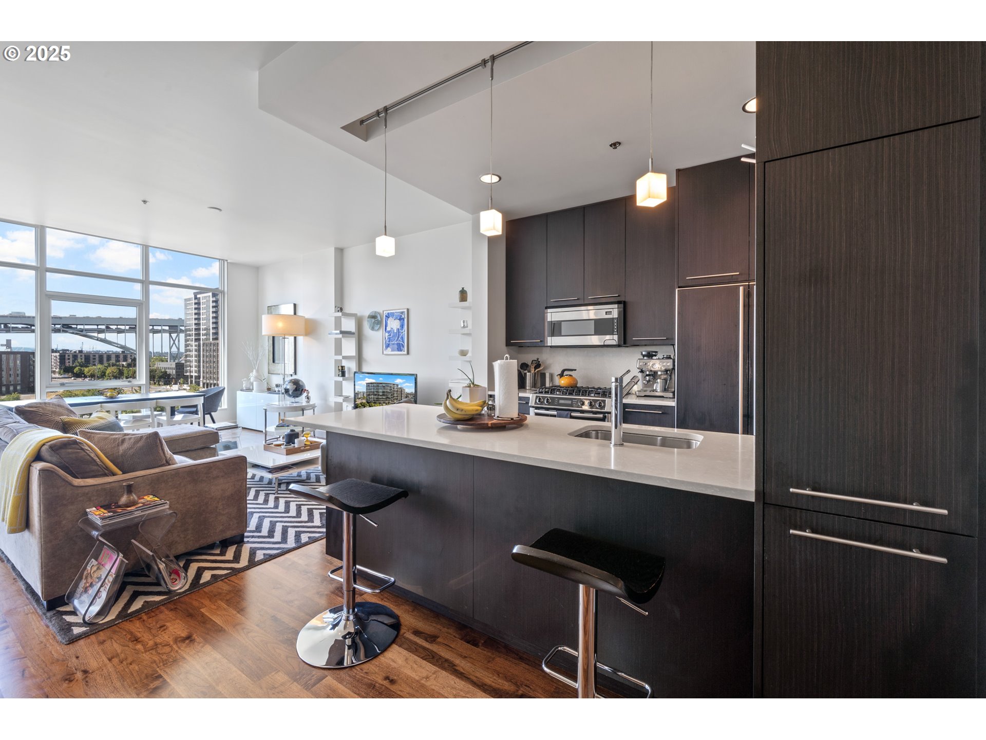 Photo #1: 422618440 Listing: Photo #1