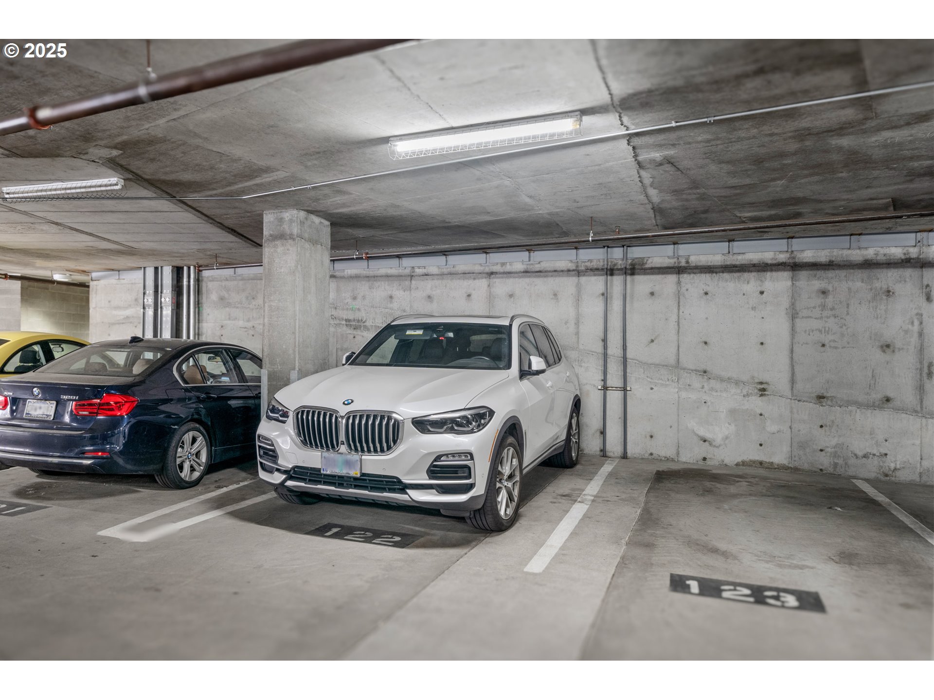 Photo #34: 422618440 Listing: Photo #34