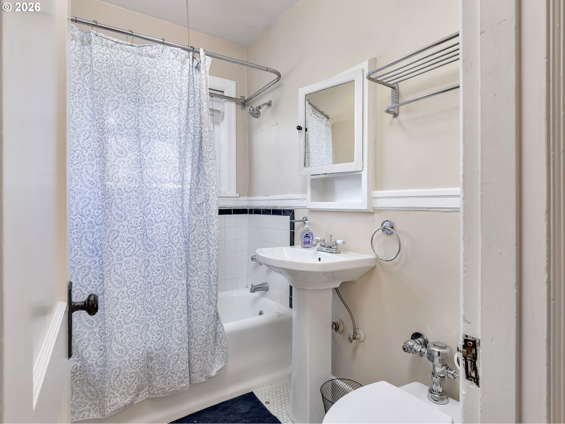 Photo #19: 423380791 Listing: Photo #19