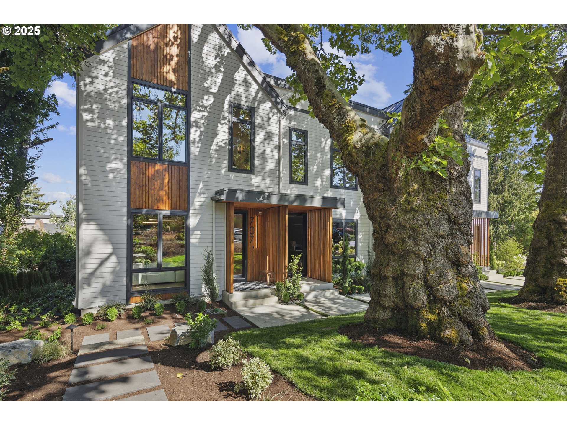 703 1st ST, Lake Oswego