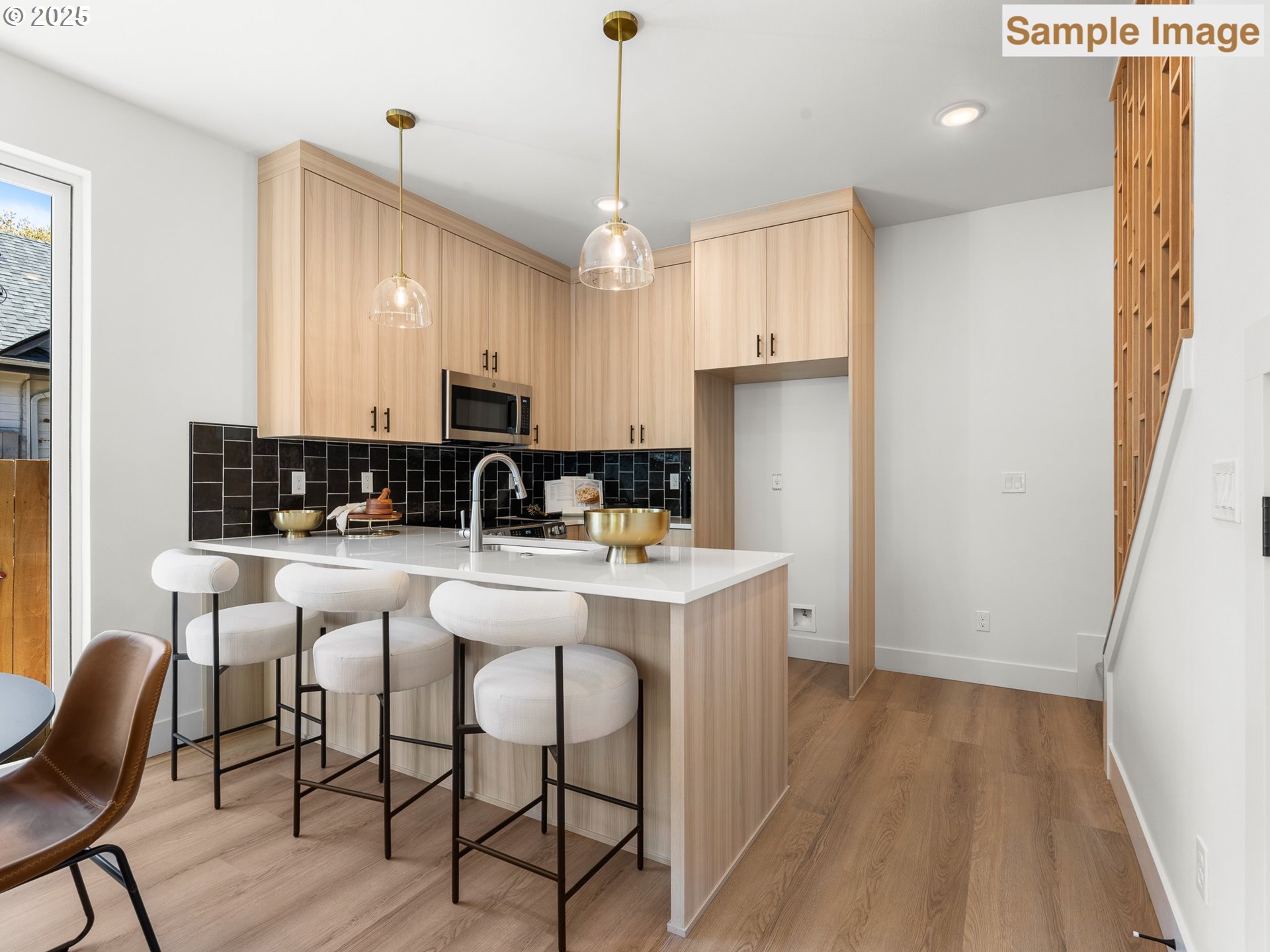 Photo #6: 424109581 Listing 