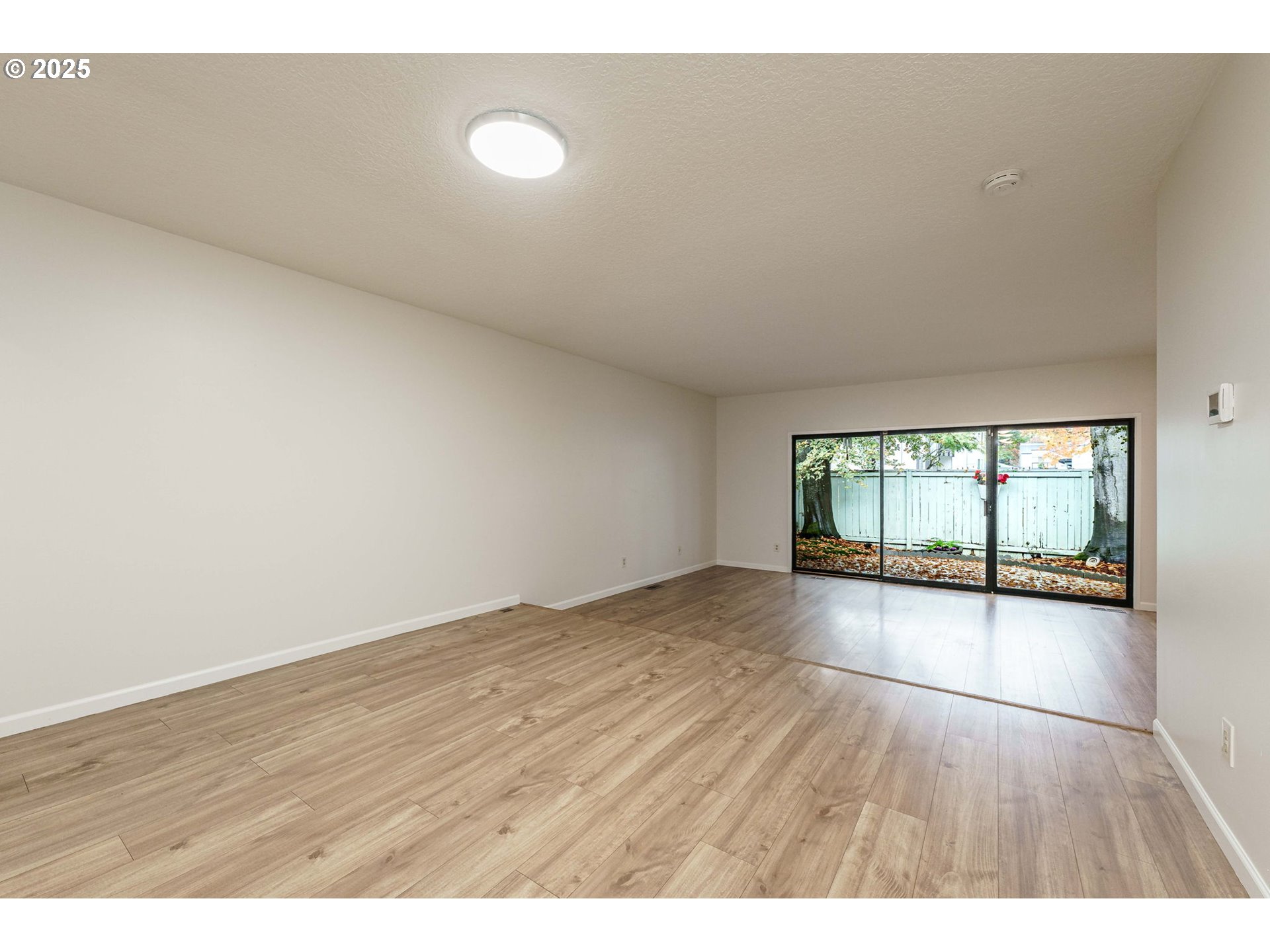 Photo #4: 424254616 Listing: Photo #4