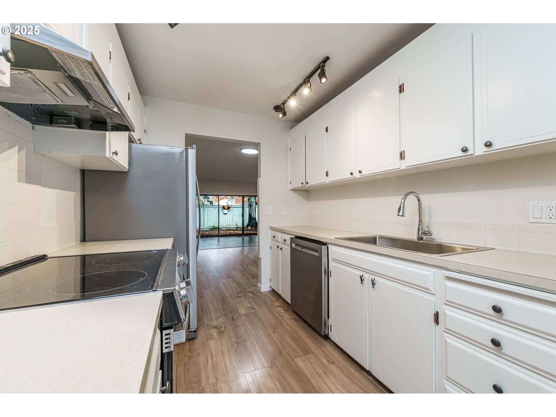 Photo #36: 424254616 Listing: Photo #36