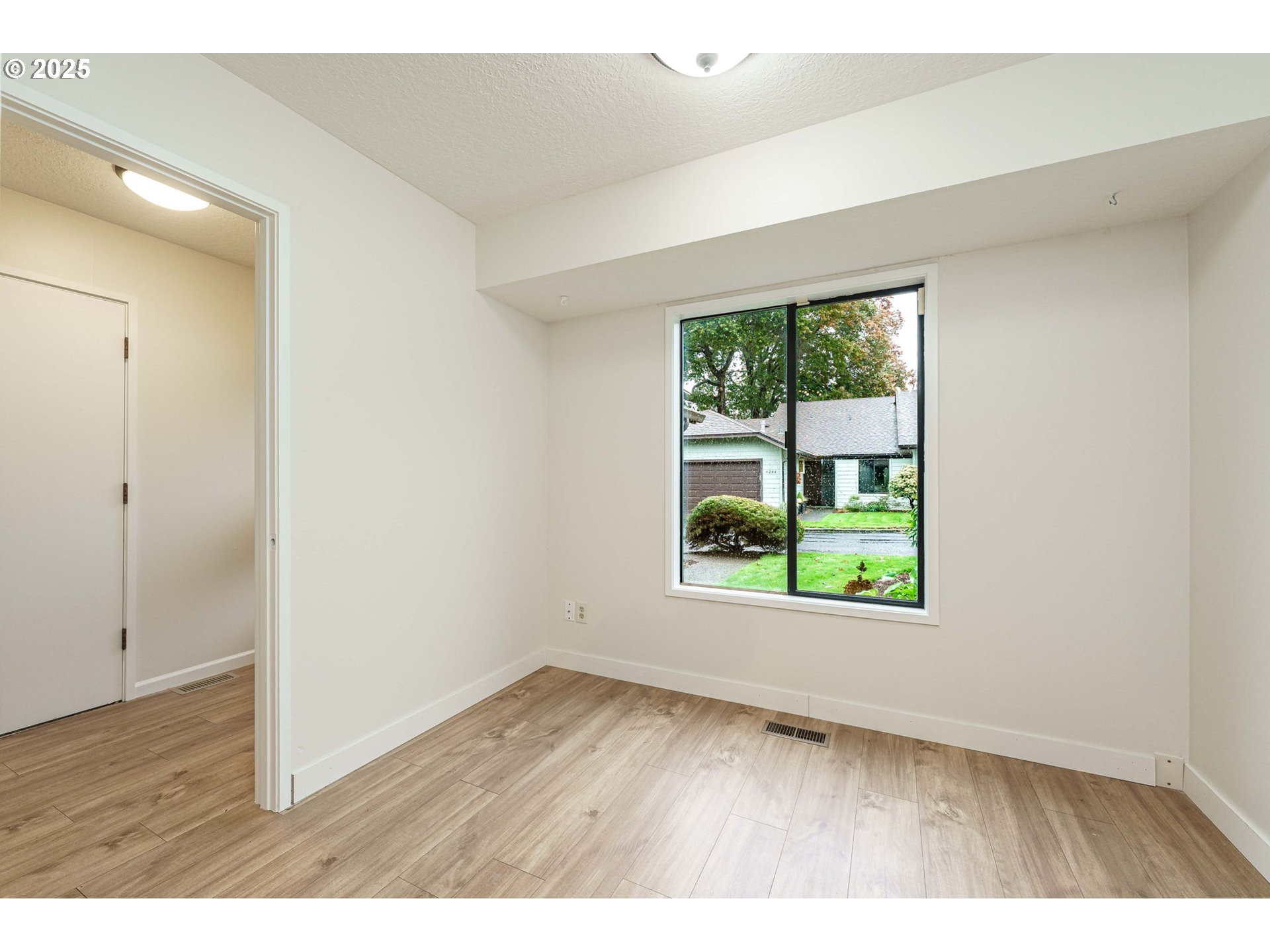 Photo #35: 424254616 Listing: Photo #35
