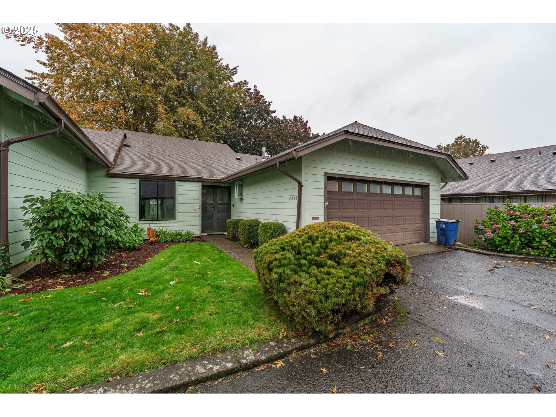 Photo #1: 424254616 Listing: Photo #1