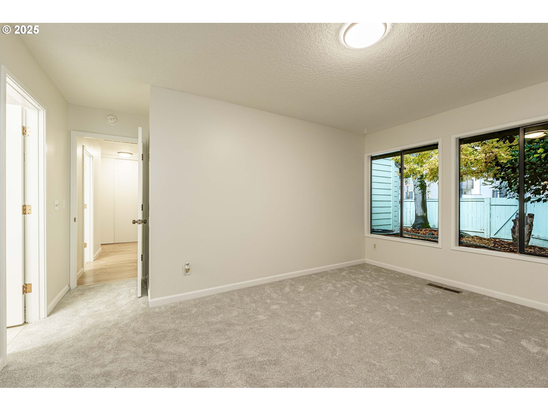 Photo #15: 424254616 Listing: Photo #15