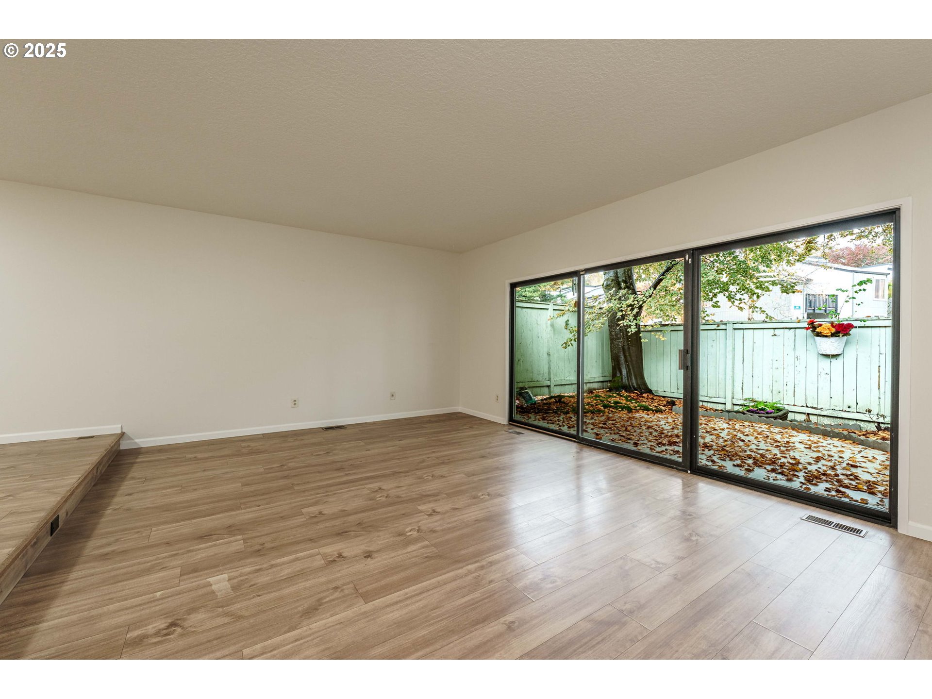 Photo #7: 424254616 Listing: Photo #7