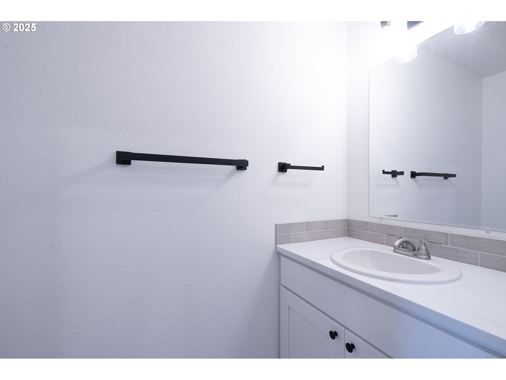 Photo #16: 425089833 Listing: Photo #16