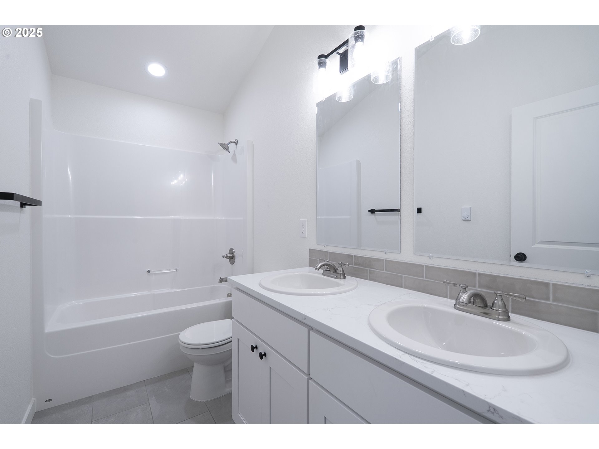 Photo #22: 425089833 Listing: Photo #22