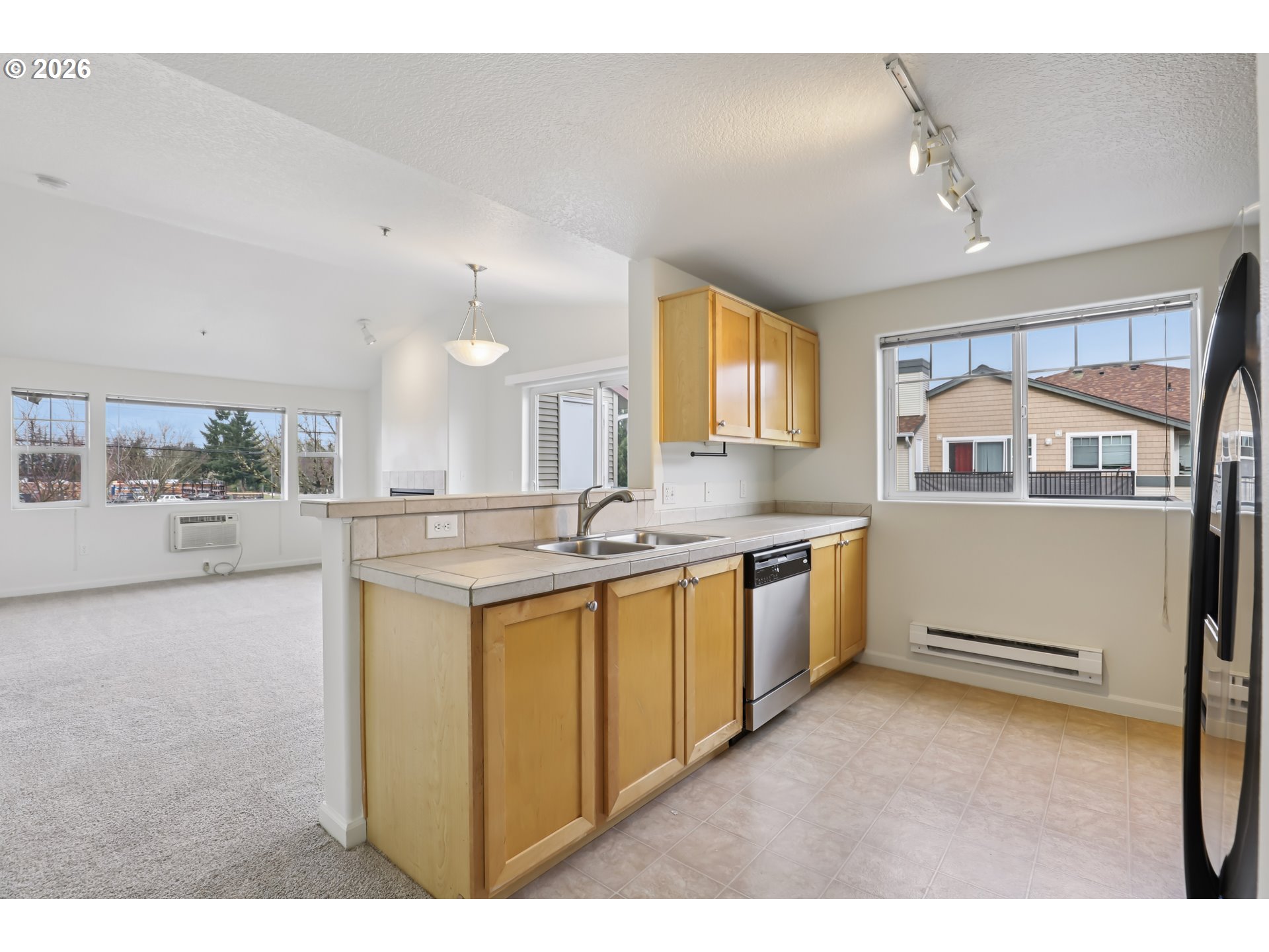 Photo #10: 425370170 Listing: Photo #10