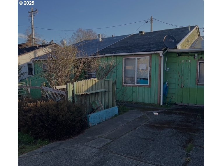 710 LAUREL ST