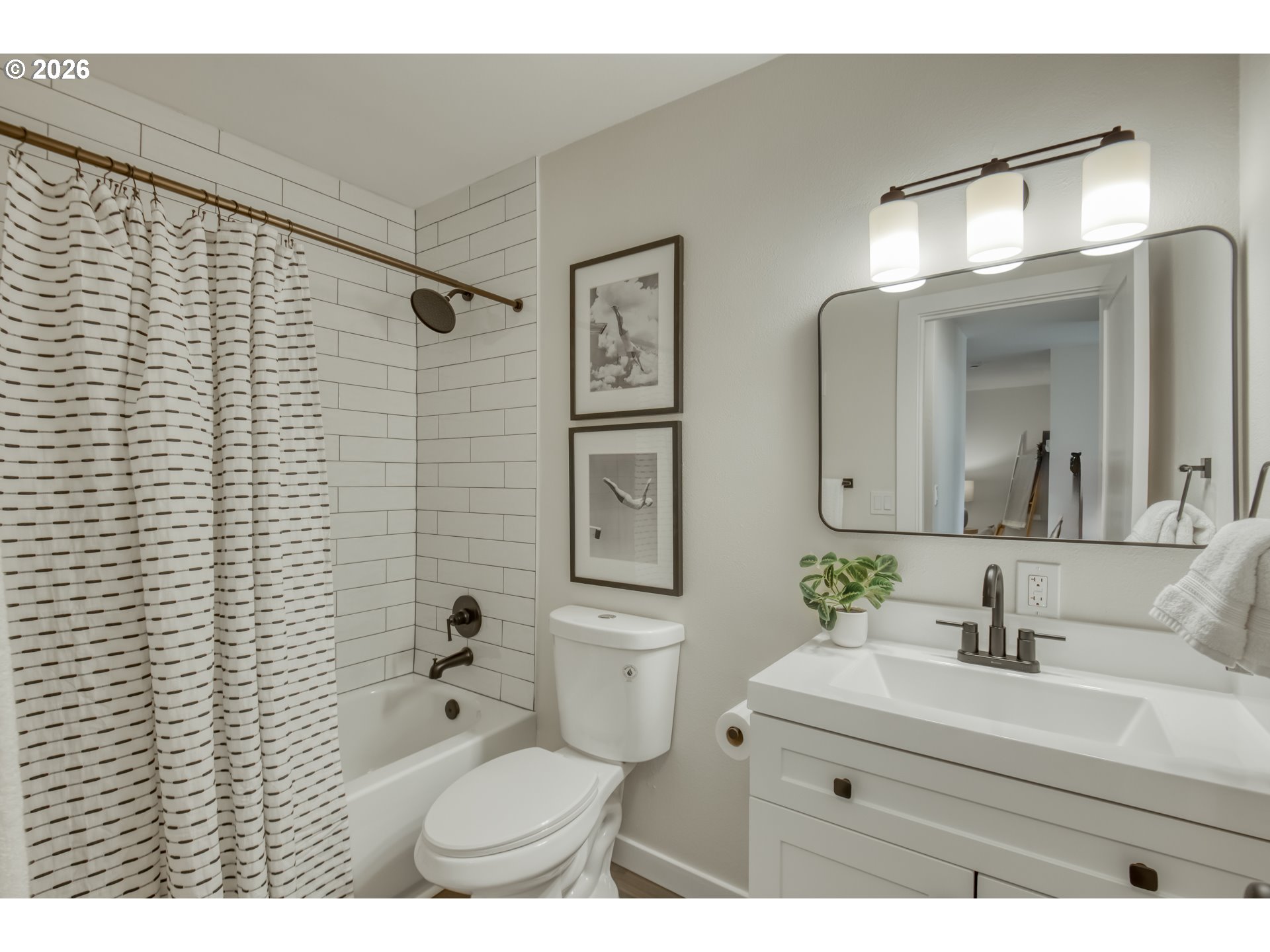 Photo #11: 426361571 Listing: Photo #11