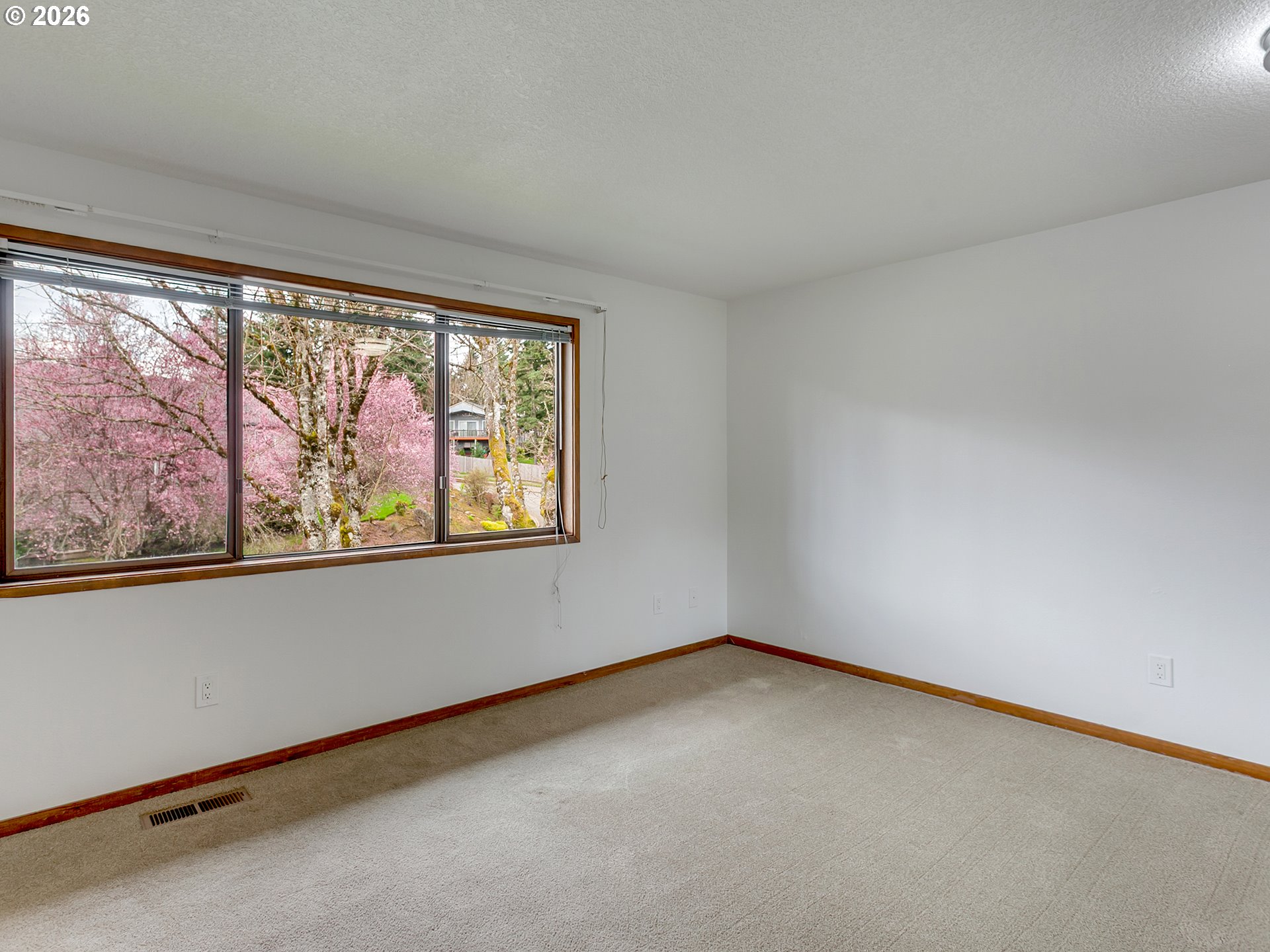 Photo #25: 426405296 Listing: Photo #25