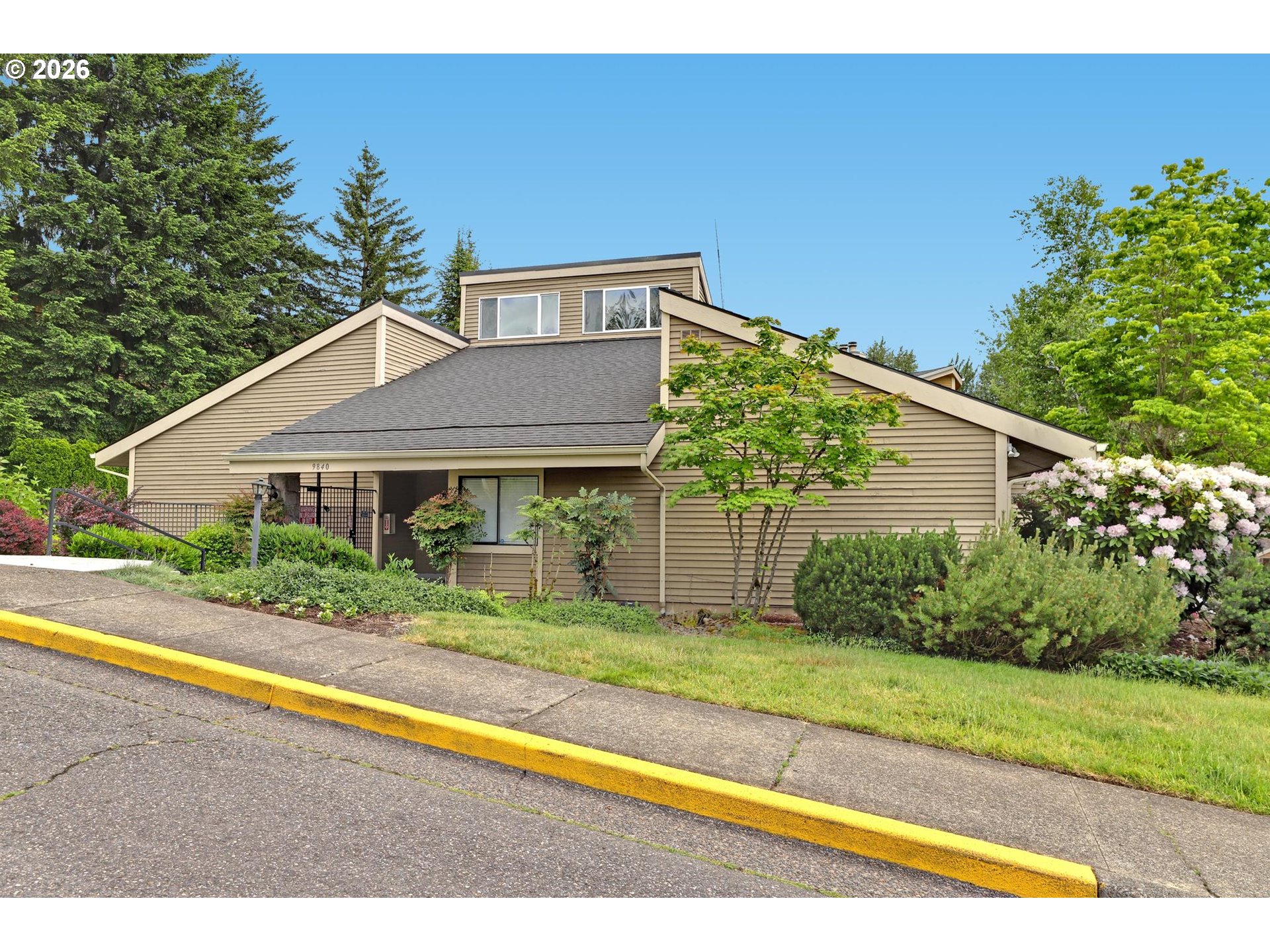 Photo #8: 426523239 Listing: Photo #8