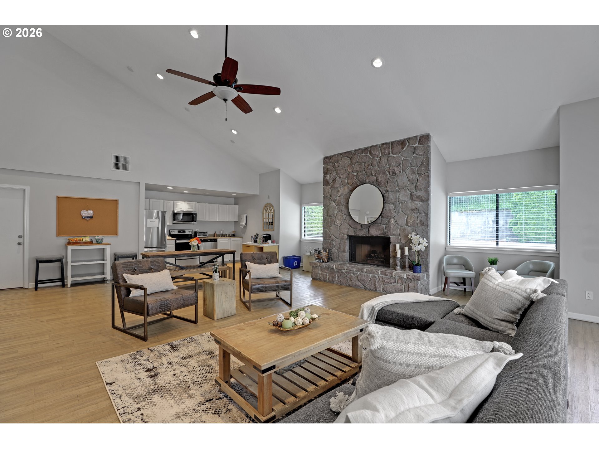 Photo #2: 426523239 Listing: Photo #2