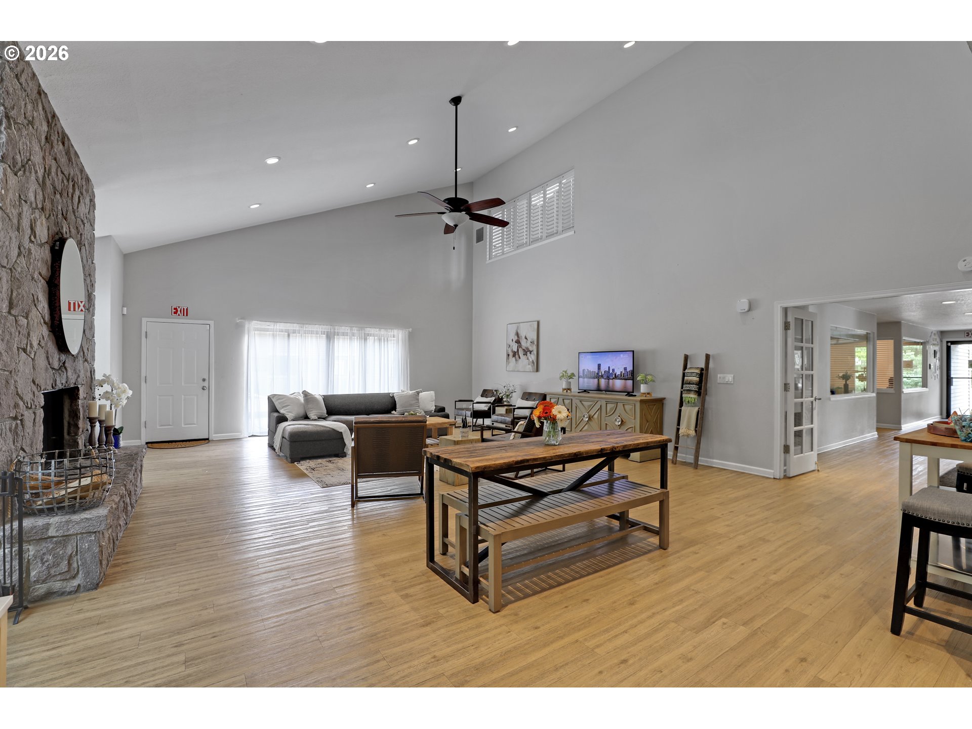 Photo #3: 426523239 Listing: Photo #3